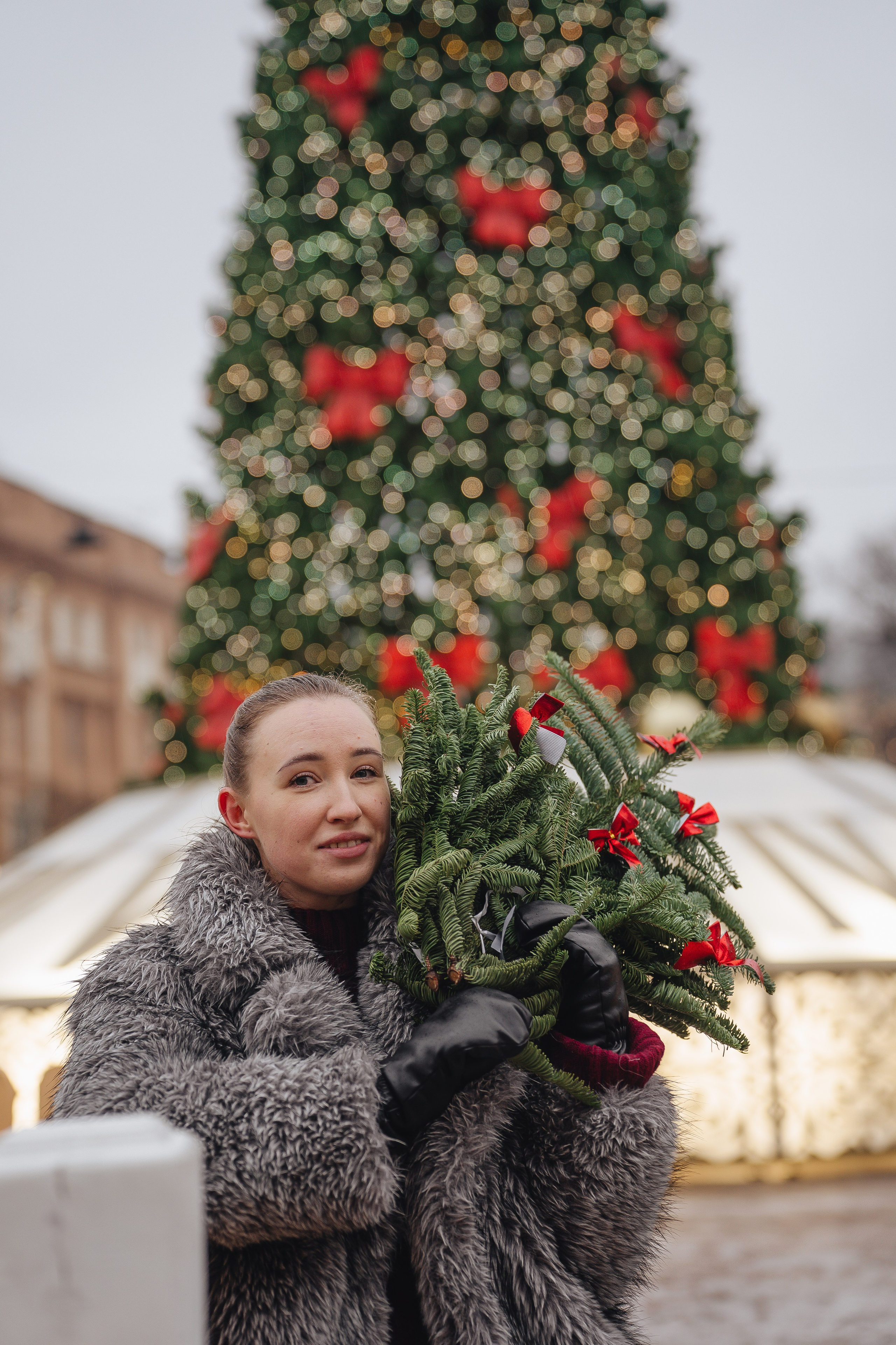 ПРОГУЛКА НА МАНЕЖНОЙ ПЛОЩАДИ ДЛЯ ДЕВУШКИ ПЕРЕД НОВЫМ ГОДОМ (НОВОГОДНЯЯ ФОТОСЕССИИЯ НА МАНЕЖНОЙ ПЛОЩАДИ). Профессиональный фотограф, Санкт-Петербург — Виктория Богомолова