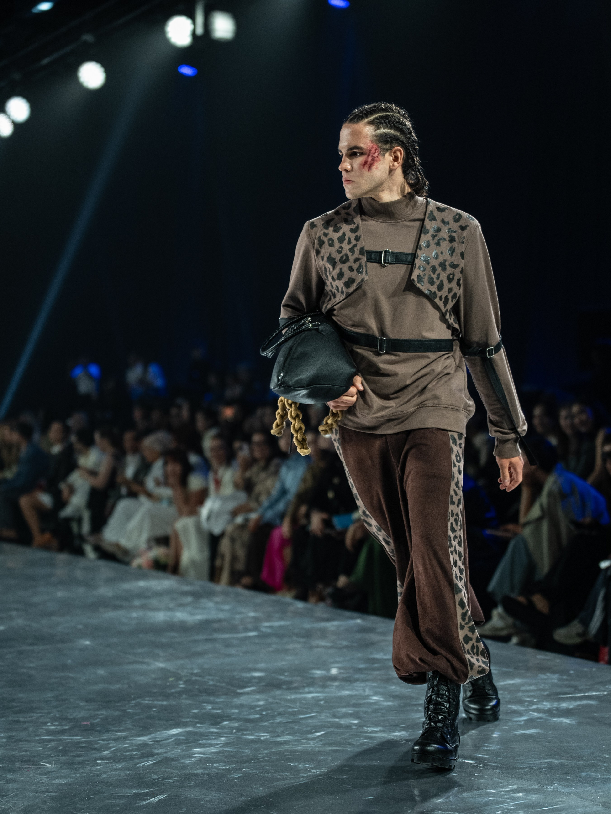 Visa Fashion Week Almaty Pre-Fall 2026 GAZHAIYIP. Сайт Алматинского НЮ АРТ, будуар и фэшн фотографа Дениса Карпенко