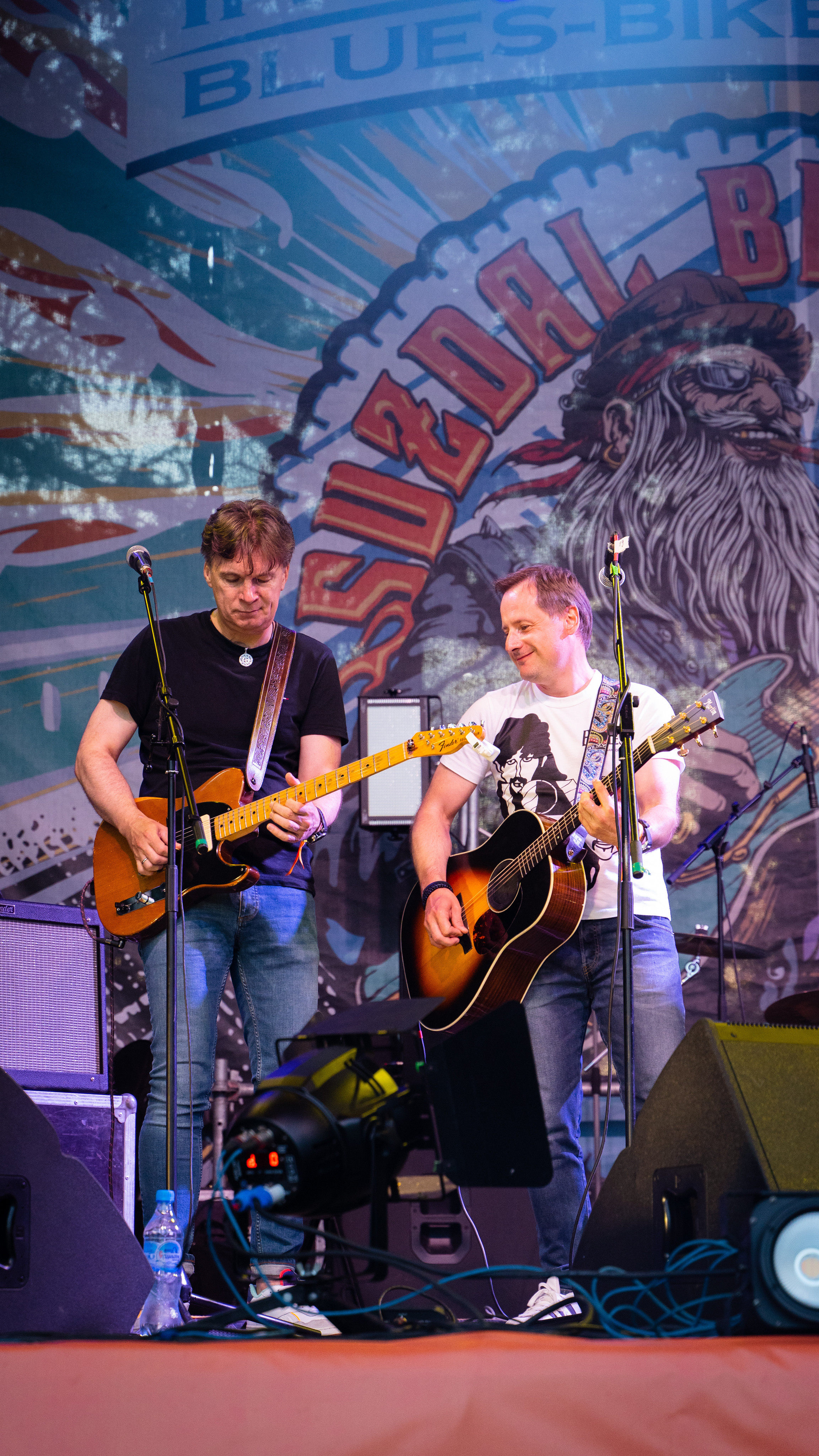 Фото Евгений Чаркин. Фото Михаил Клягин. Музыканты на рок-концерте.