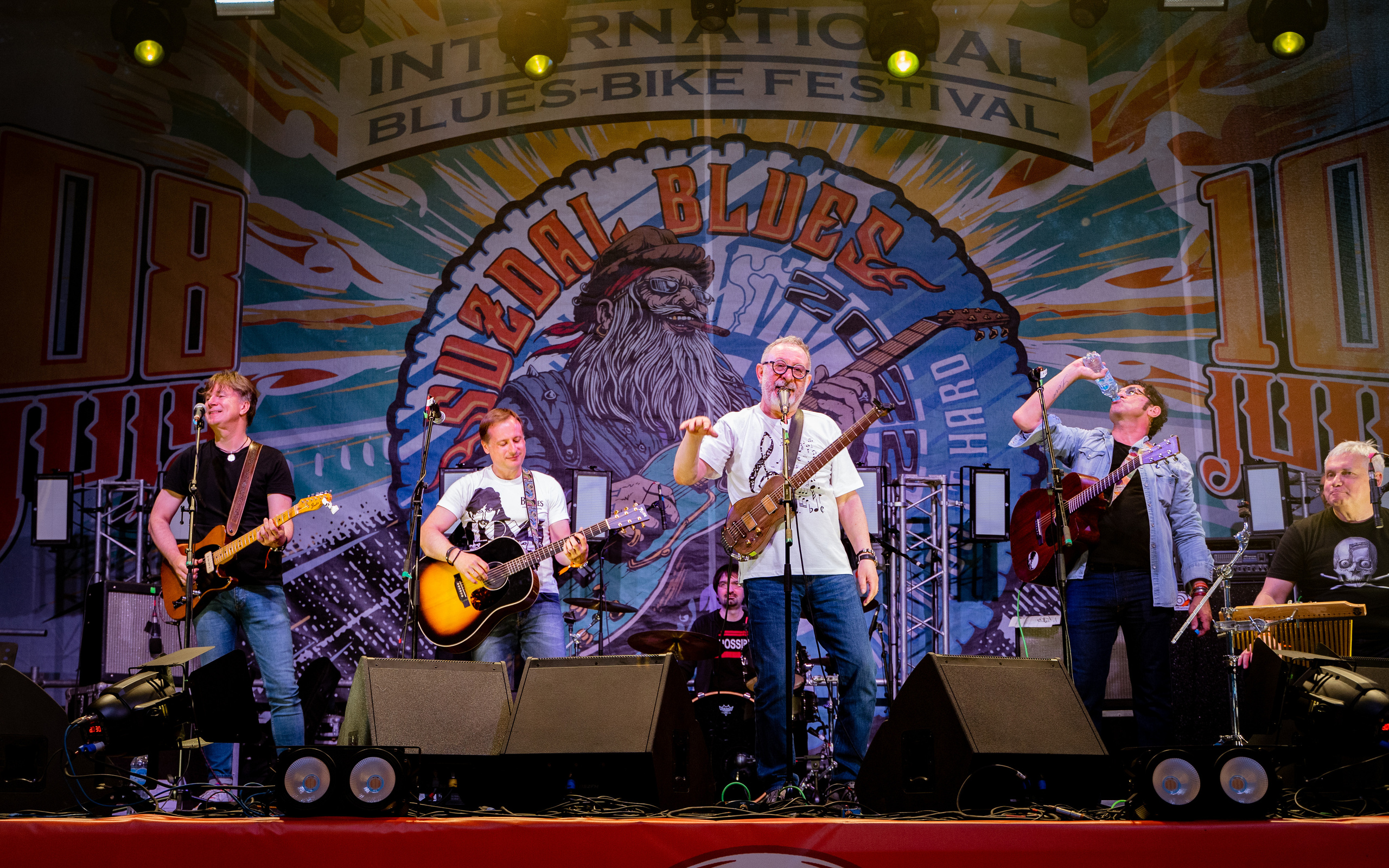 Фото Евгений Маргулис. Фото Нэш Тавхелидзе. Фото группа Степные Битлы. Евгений Маргулис концерт. Нэш Тавхелидзе концерт. Фото Евгений Чаркин. Фото Михаил Клягин. Фото Nash Albert. Музыканты на рок-концерте.