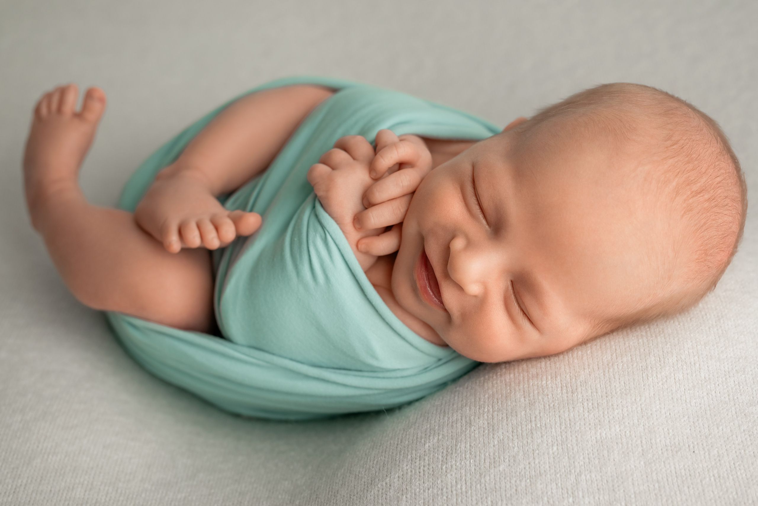 Фотосессия новорожденных в Норильске. Фотограф новорожденных в Норильске Виктория Шагалиева