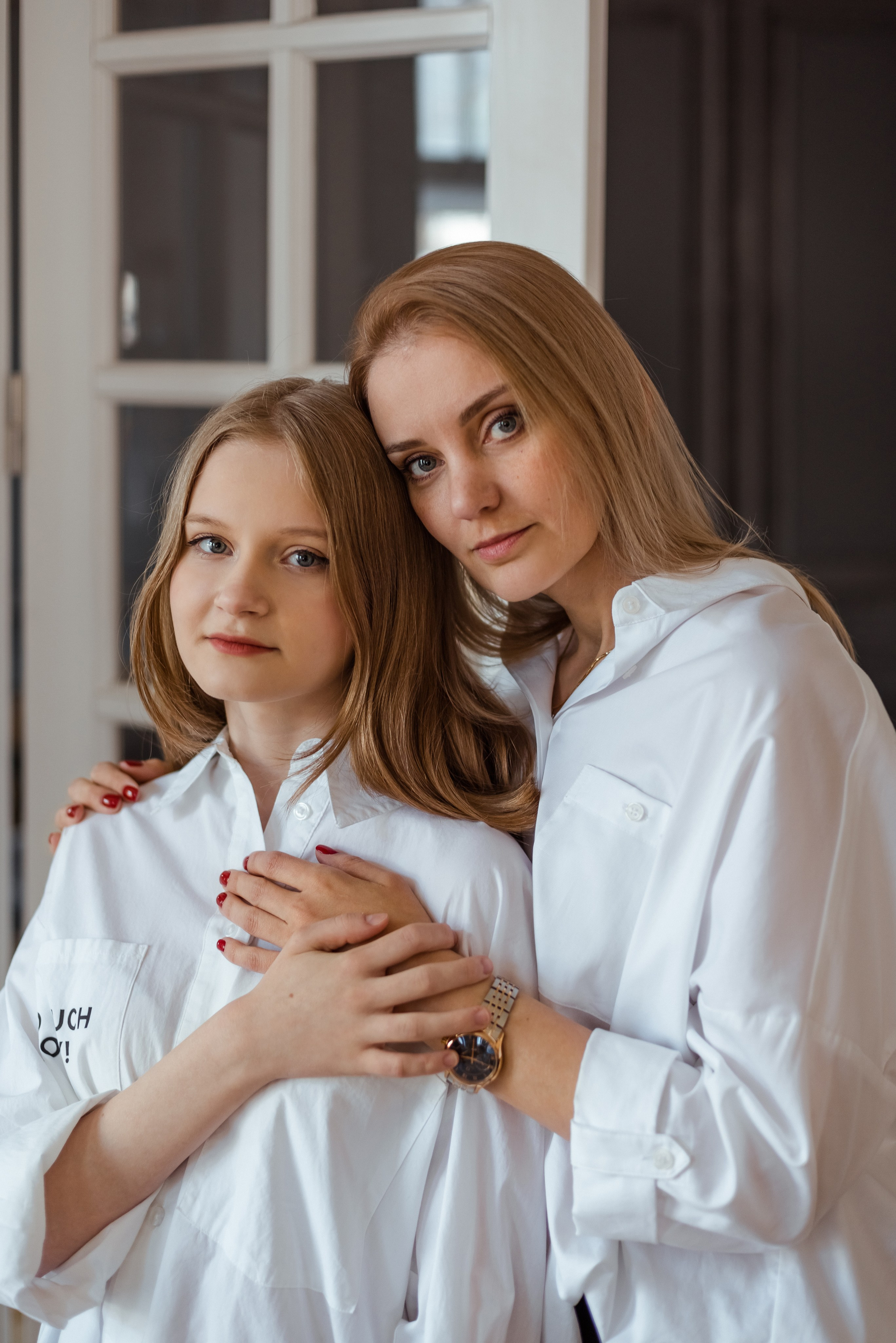 Фотосессия большой семьи в студии в Санкт-Петербурге. Фотограф Юлия Кондратьева