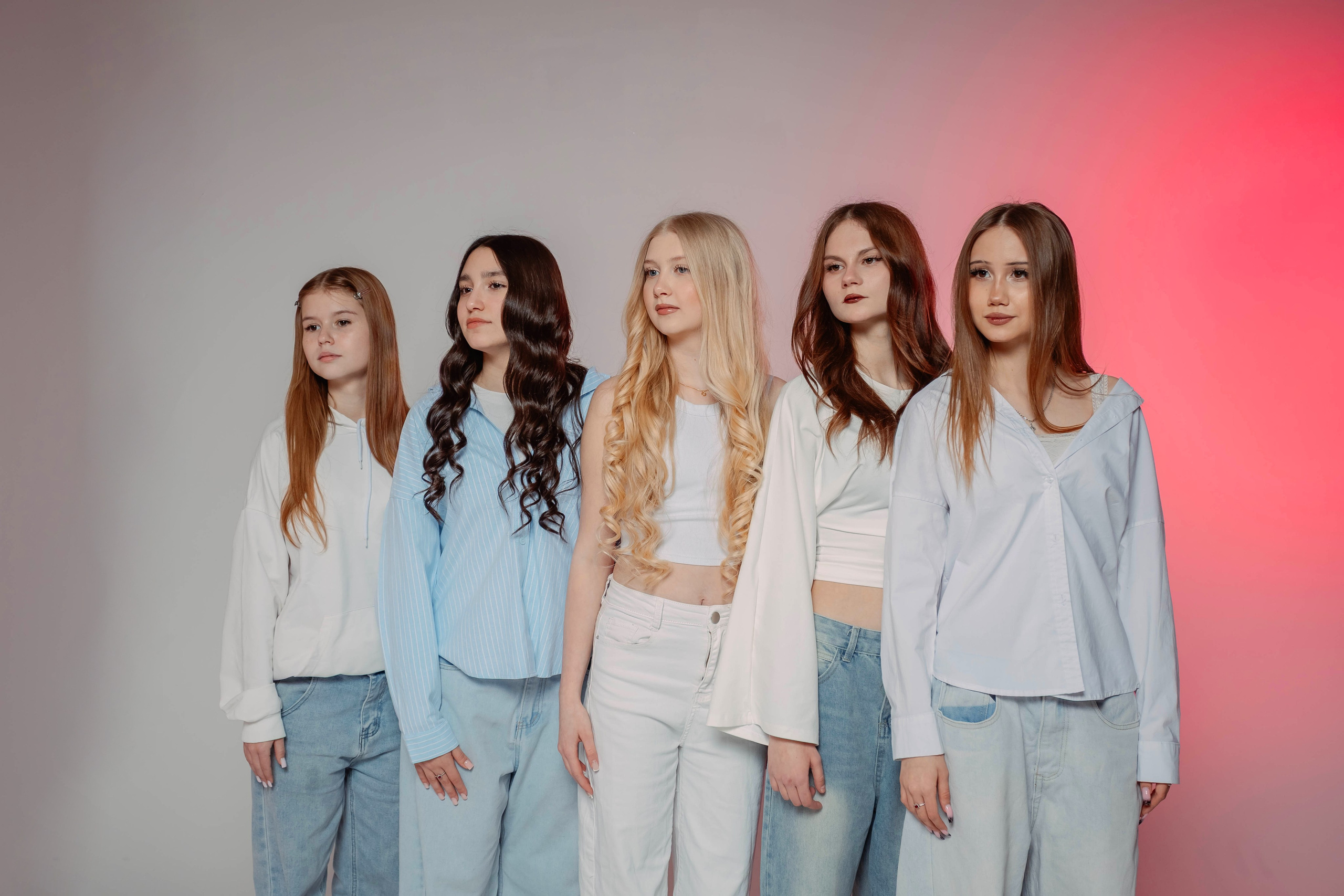 Позирование группы. Выпускные альбомы для детского сада и школы