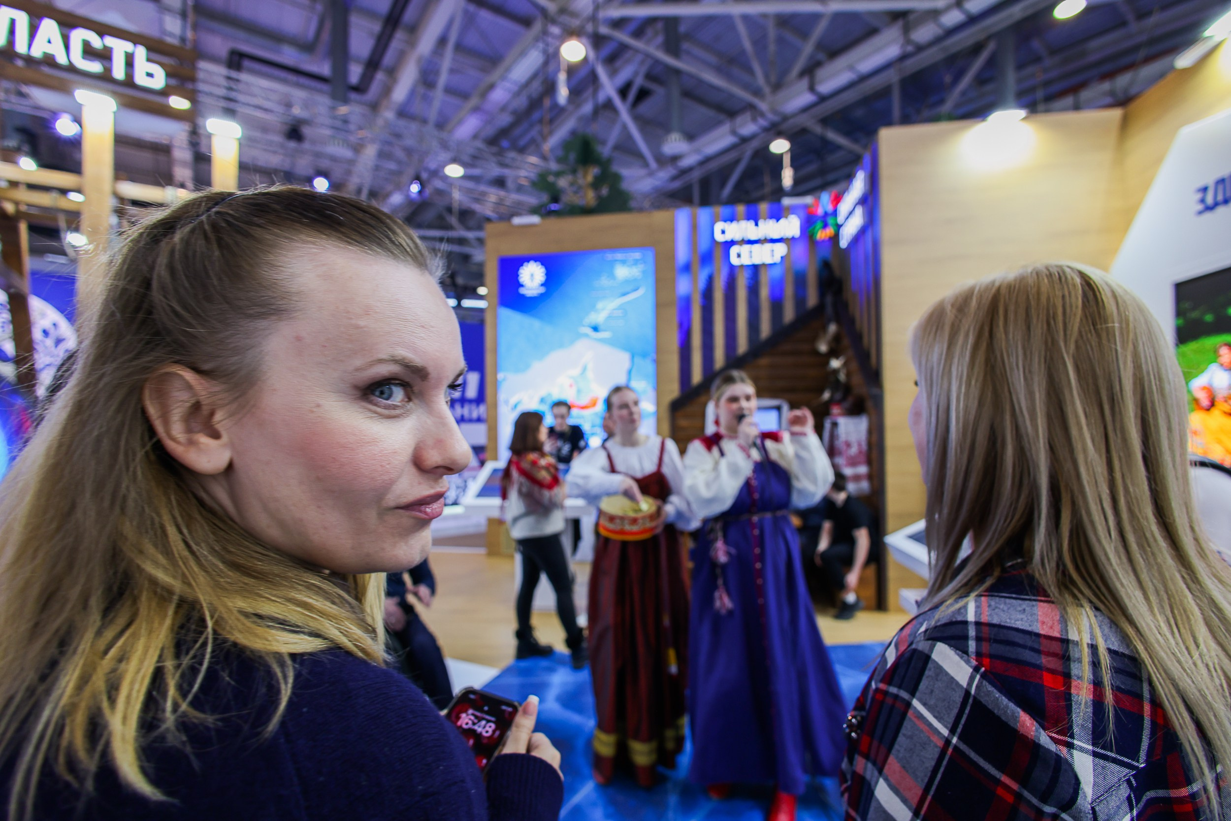 Выставка «Россия». Репортажный, архитектурный, театральный и файн-арт фотограф Лена Мельникова в Москве