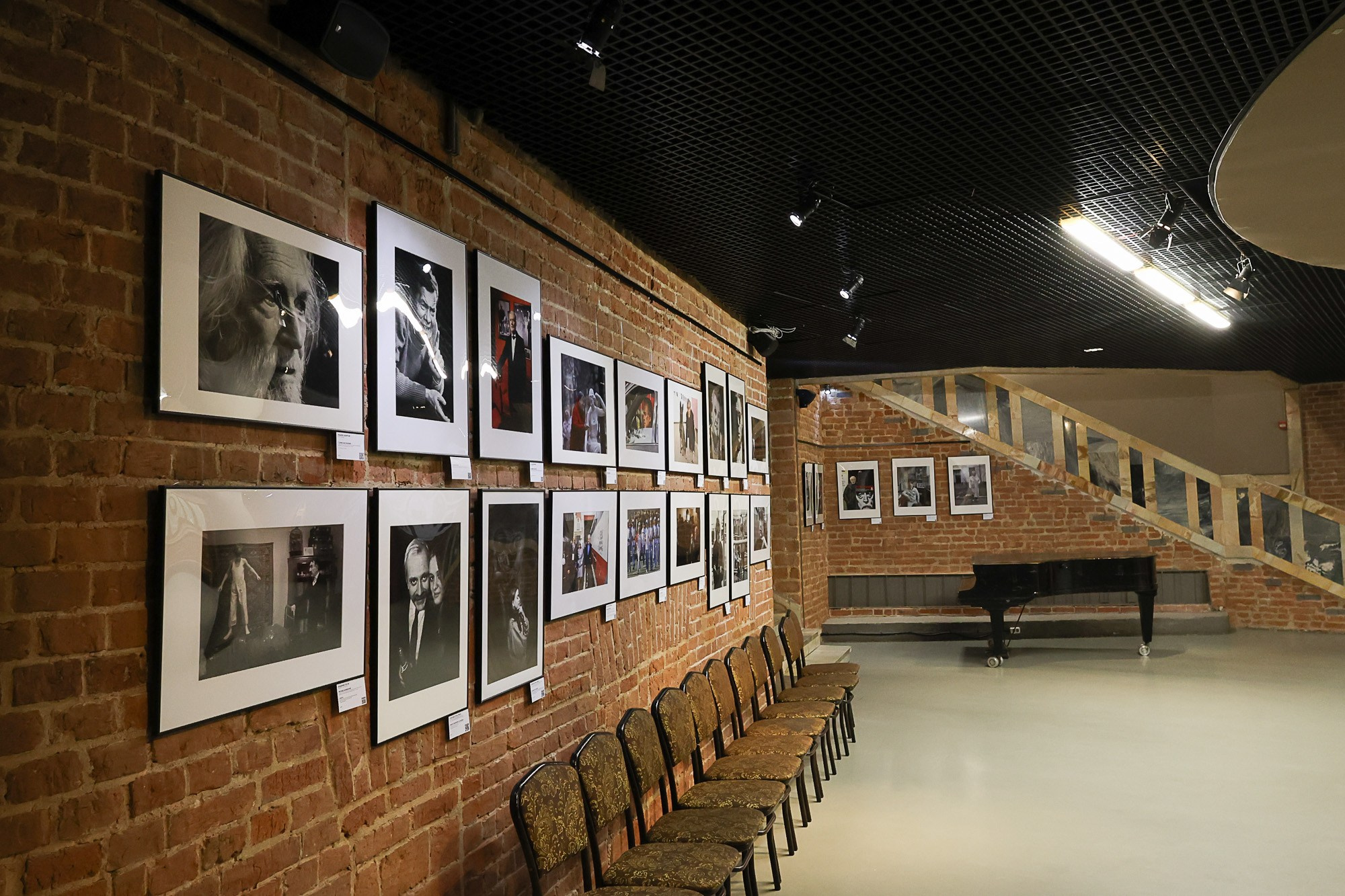 КОРИФЕИ. Репортажный, архитектурный, театральный и файн-арт фотограф Лена Мельникова в Москве