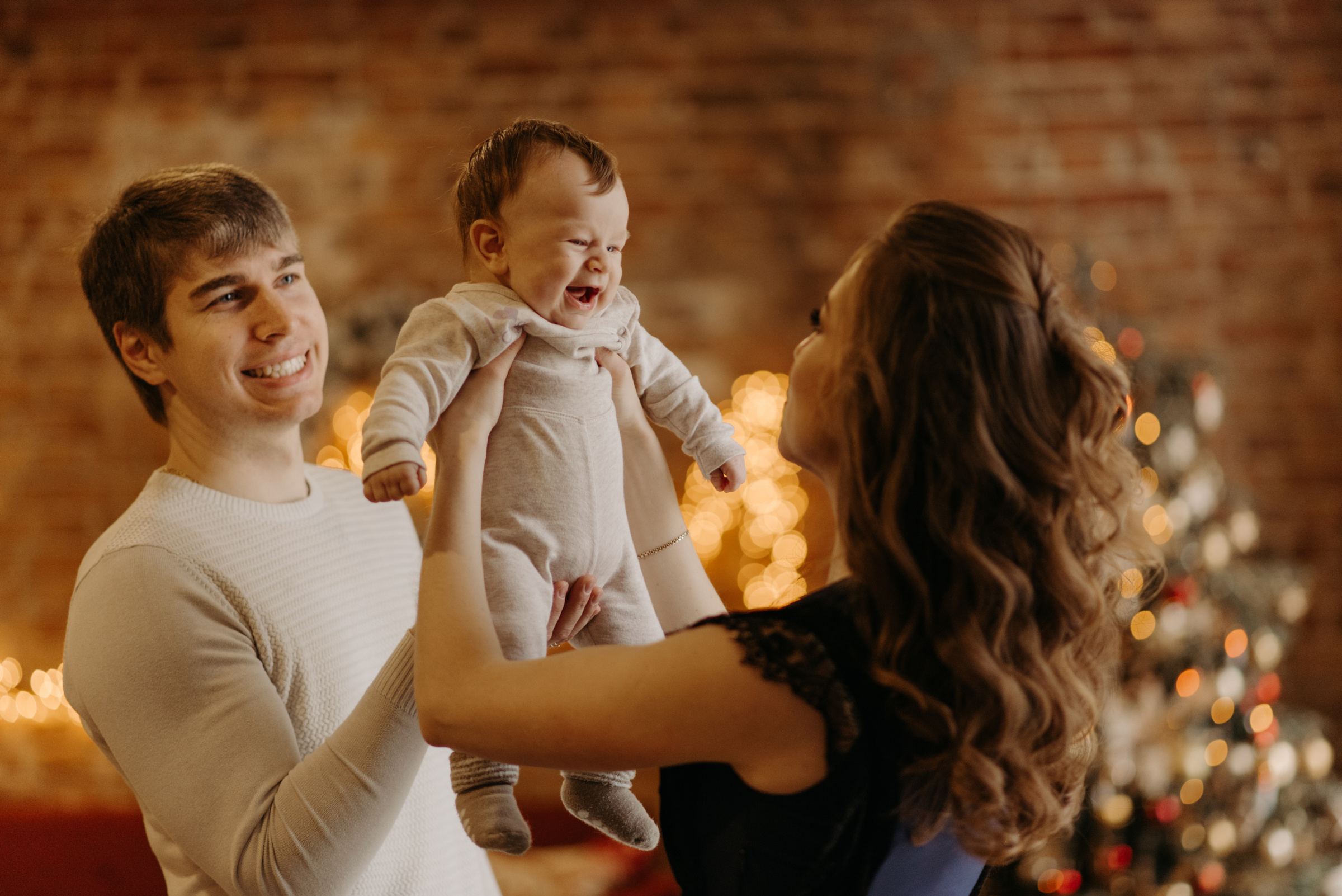 семейная новогодняя фотосессия в фотостудии