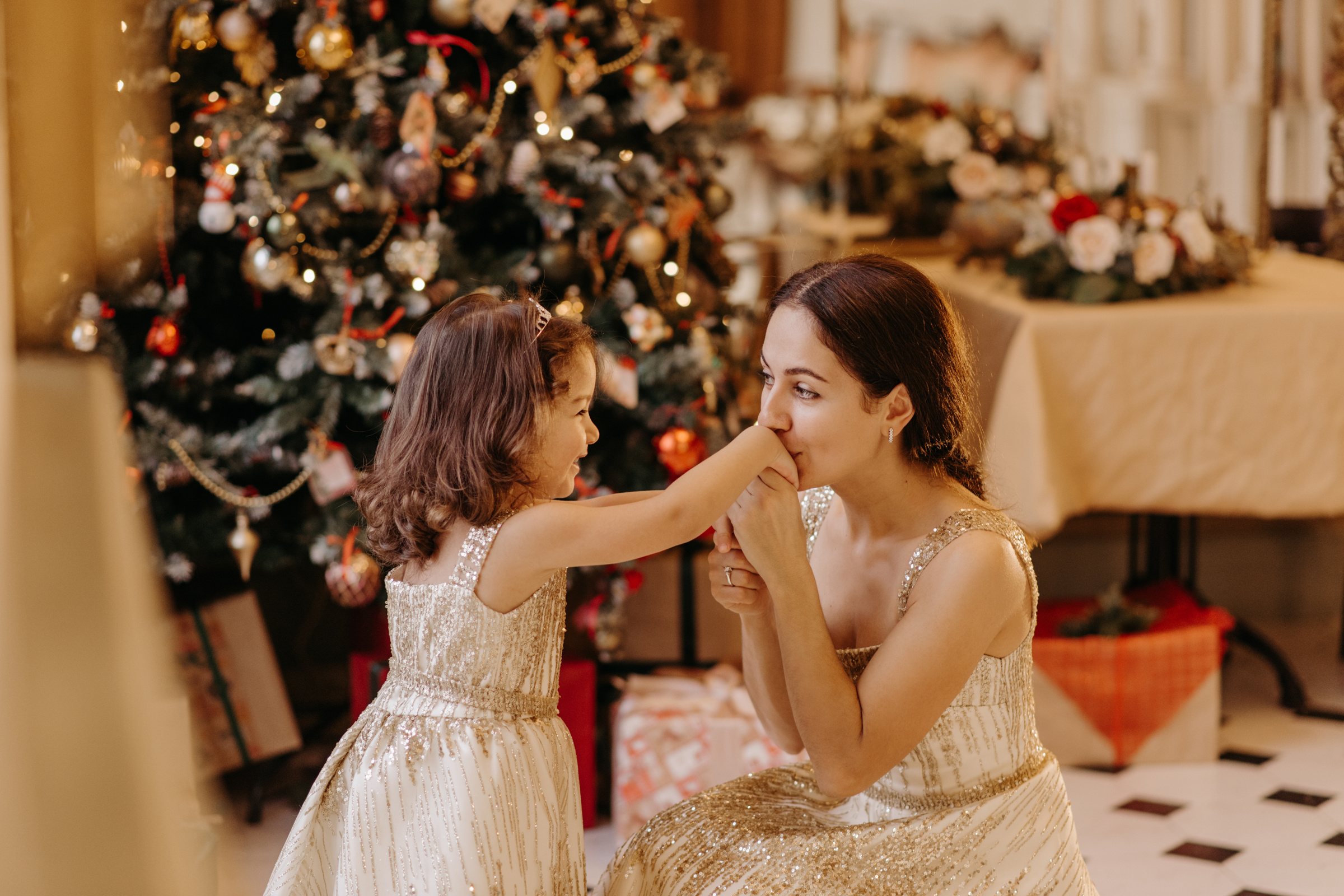 Новогодняя фотосессия для мамы и дочки в студии Leona Stage. Свадебный фотограф в Санкт-Петербурге Венера Ахметова