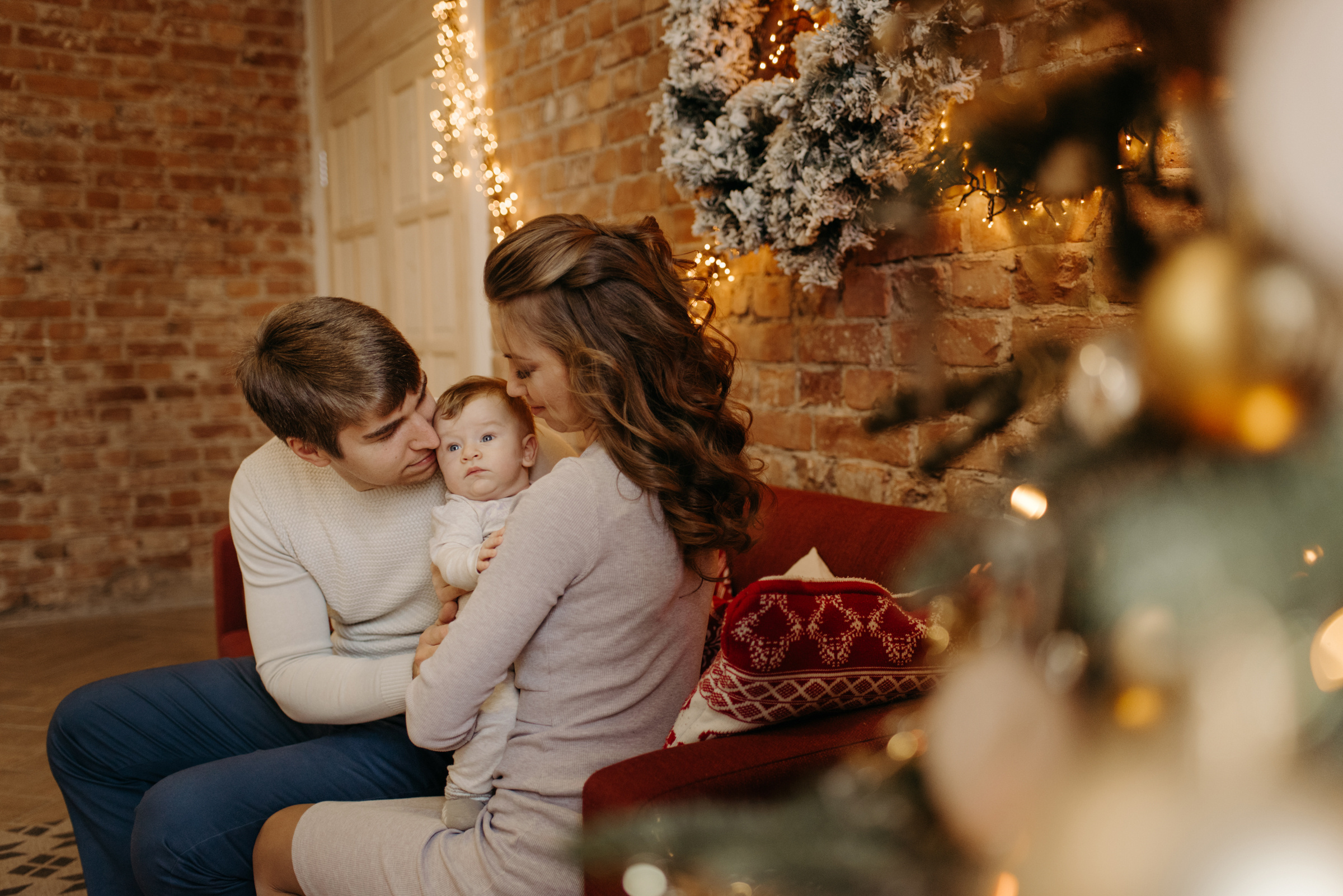 семейная новогодняя фотосессия в фотостудии