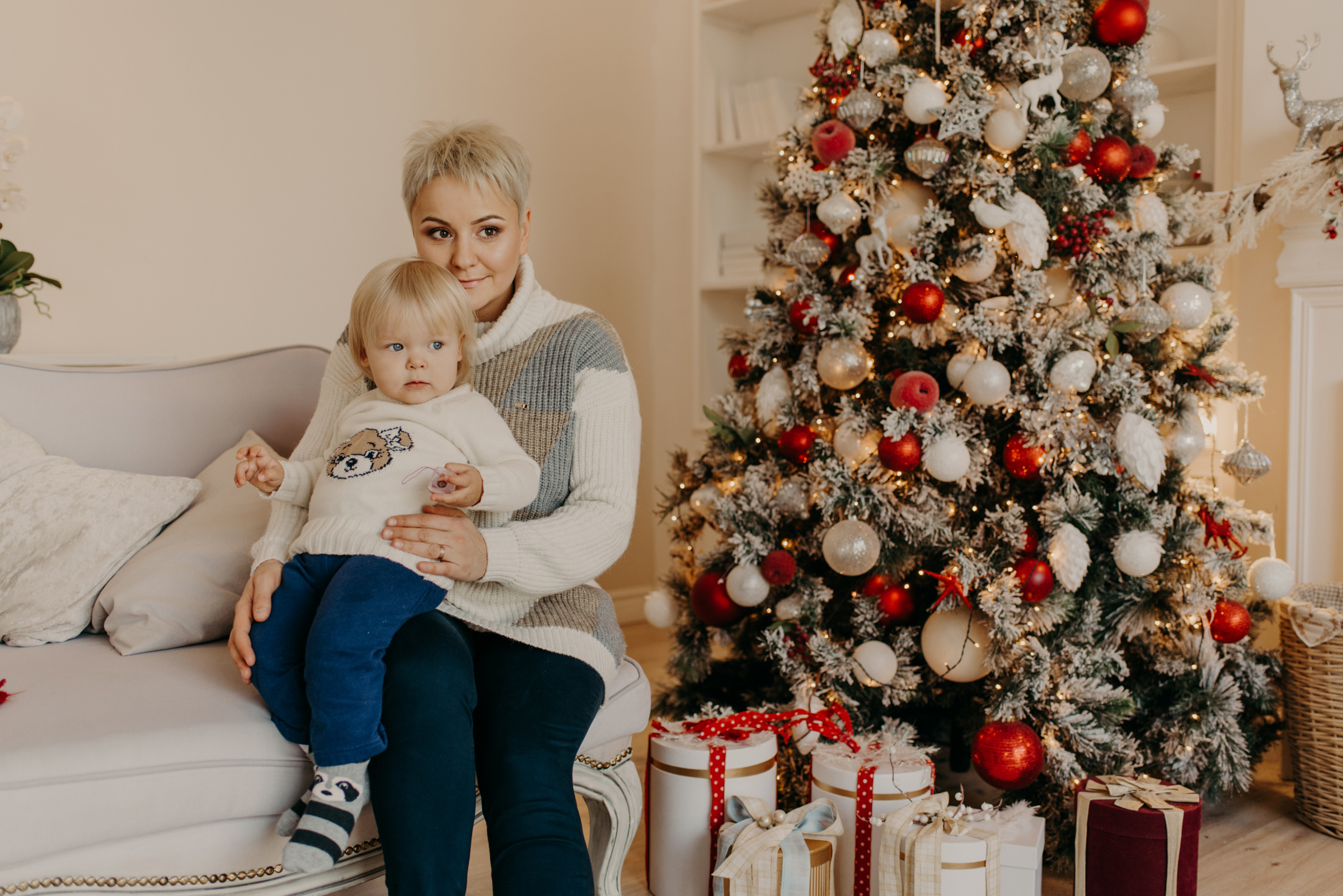 Новогодняя фотосессия для мамы и дочки в студии Mimika. Свадебный фотограф в Санкт-Петербурге Венера Ахметова