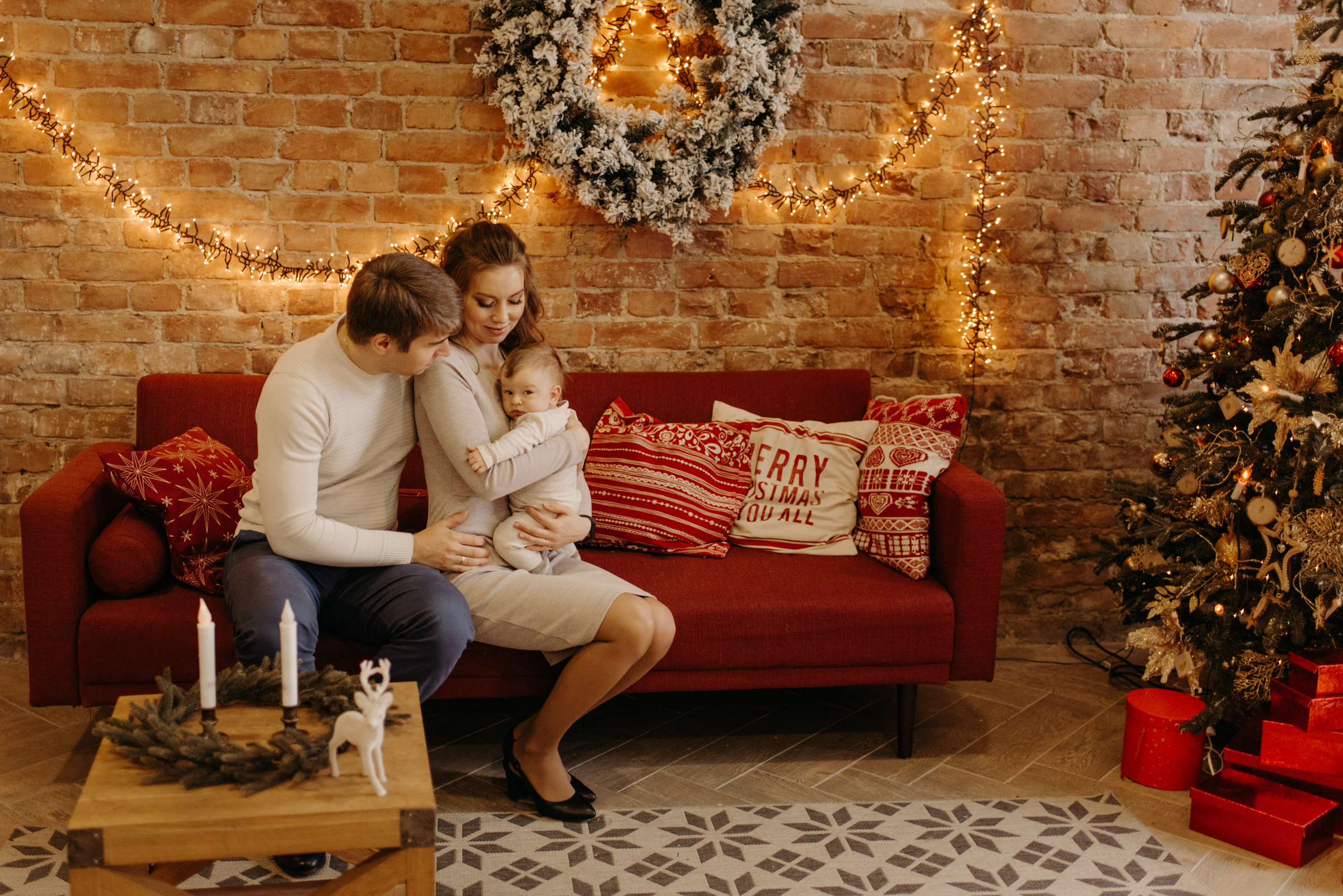 семейная новогодняя фотосессия в фотостудии