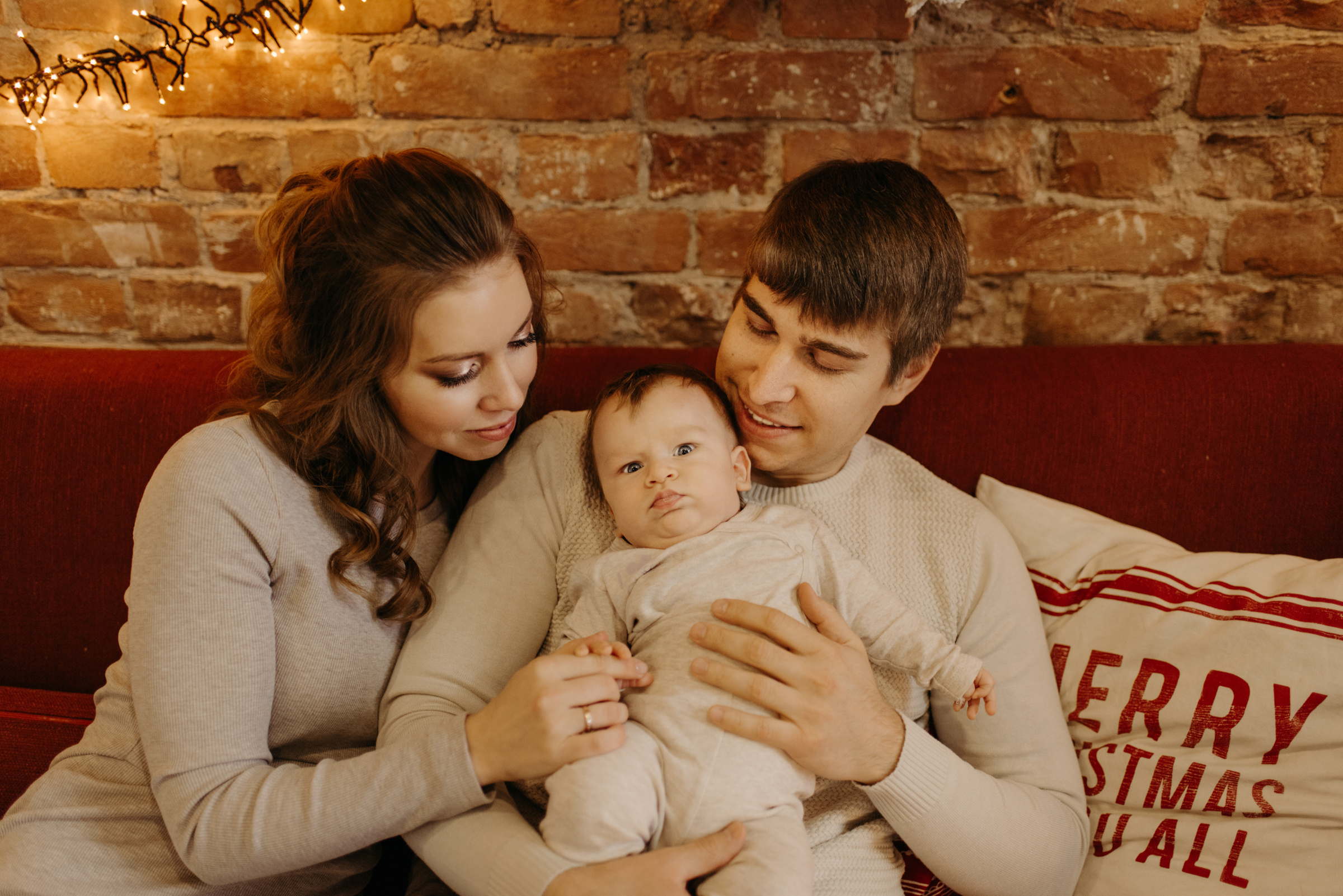 семейная новогодняя фотосессия в фотостудии