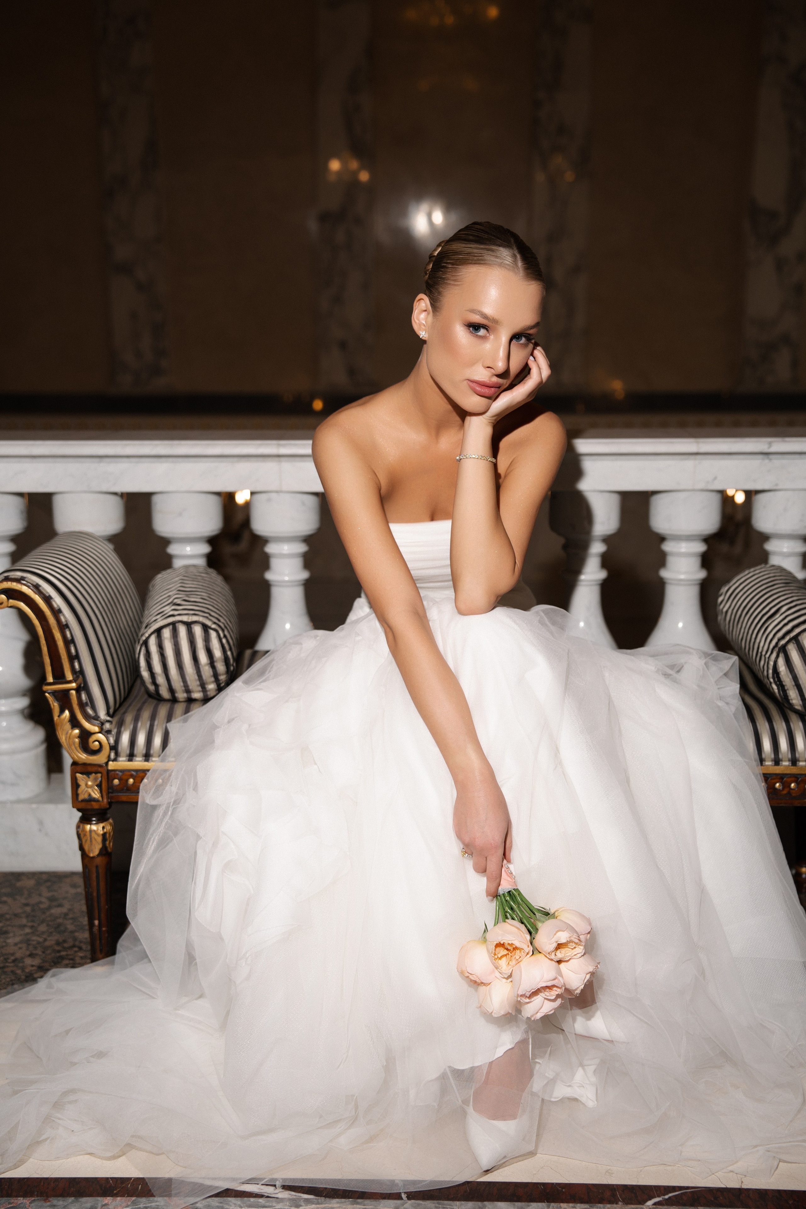 Анна Сергей. Камерная свадьба в Фосизонс в стиле неоклассика. Свадебный фотограф организатор в Санкт-Петербурге Ассоль Опарина