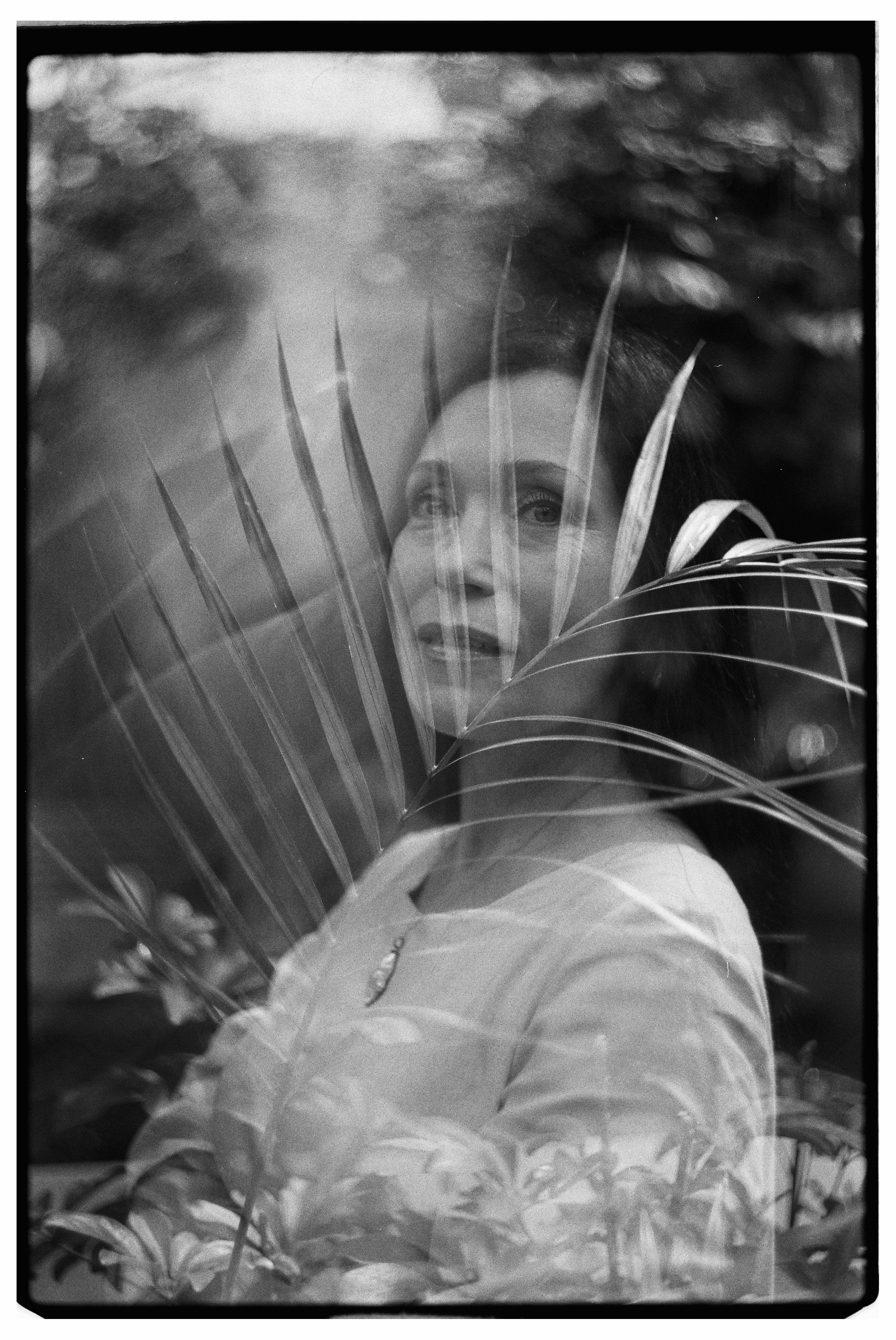 Портретная фотосессия на пленку в Оранжерее Таврического сада, СПб. Светлана Гопанюк. Портретный фотограф. Санкт-Петербург. СПб