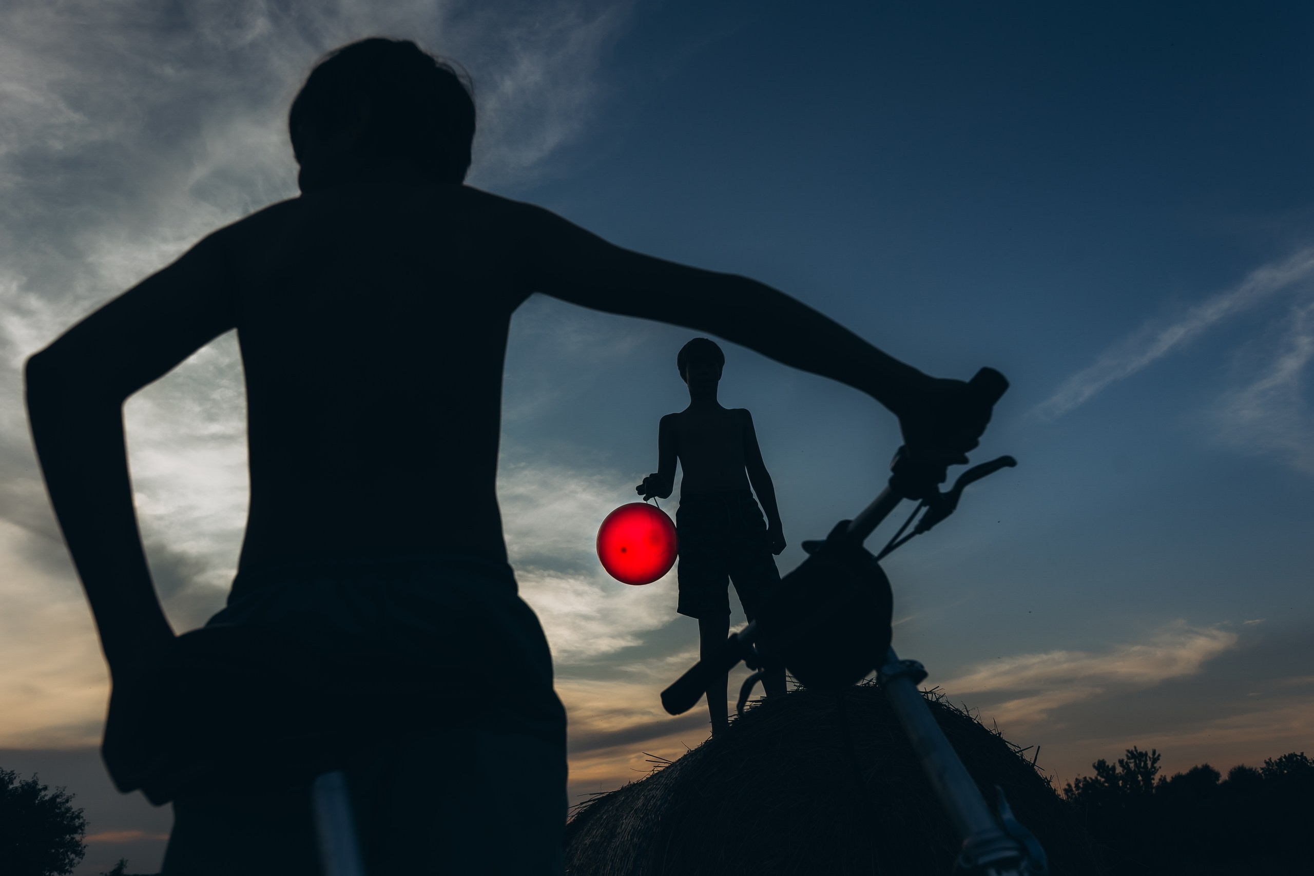 Красный шар. Семейный LIFESTYLE фотограф в Москве