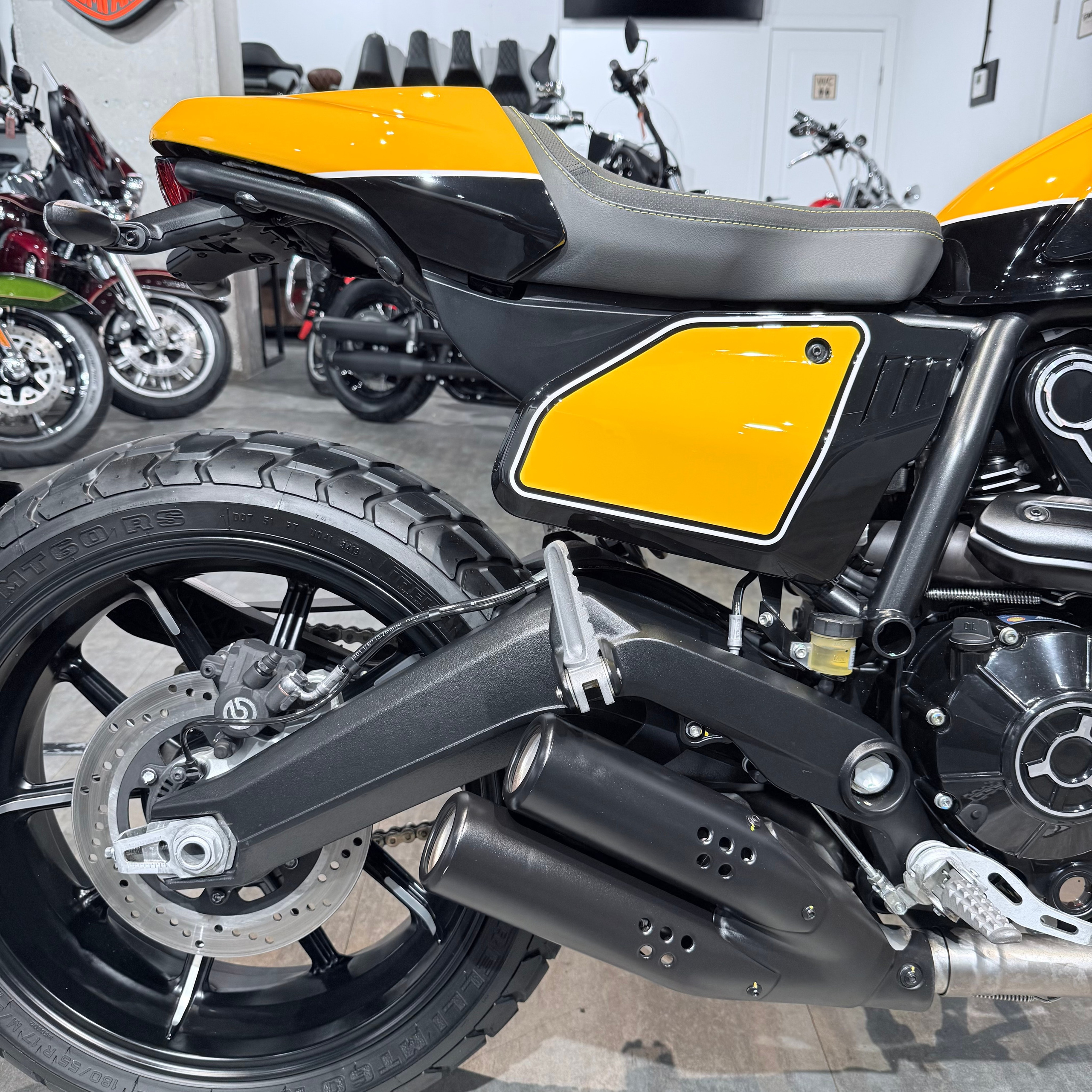 NЕW 2020 DUСАTI Scrambler Shining Blасk Yеllow. Hello Davidson, Москва. Только хорошие мотоциклы…