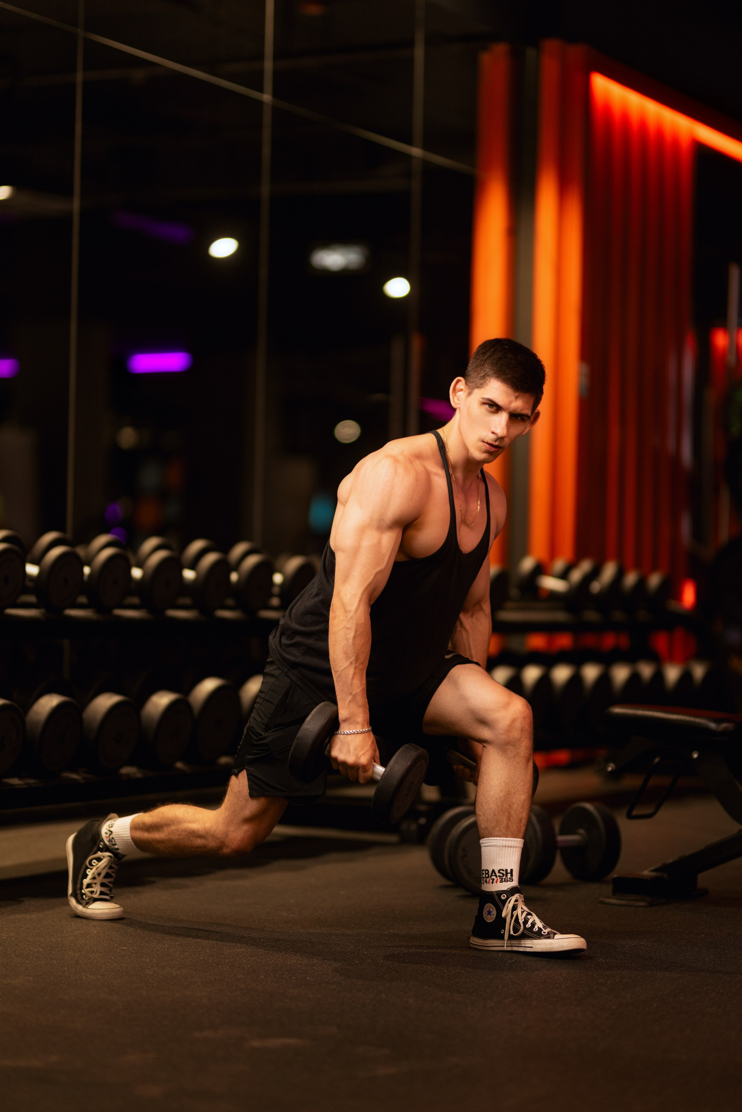 Фотосет в Владом в тренажерном зале для контента. Дмитрий Шульгин, портретный фотограф в Воронеже