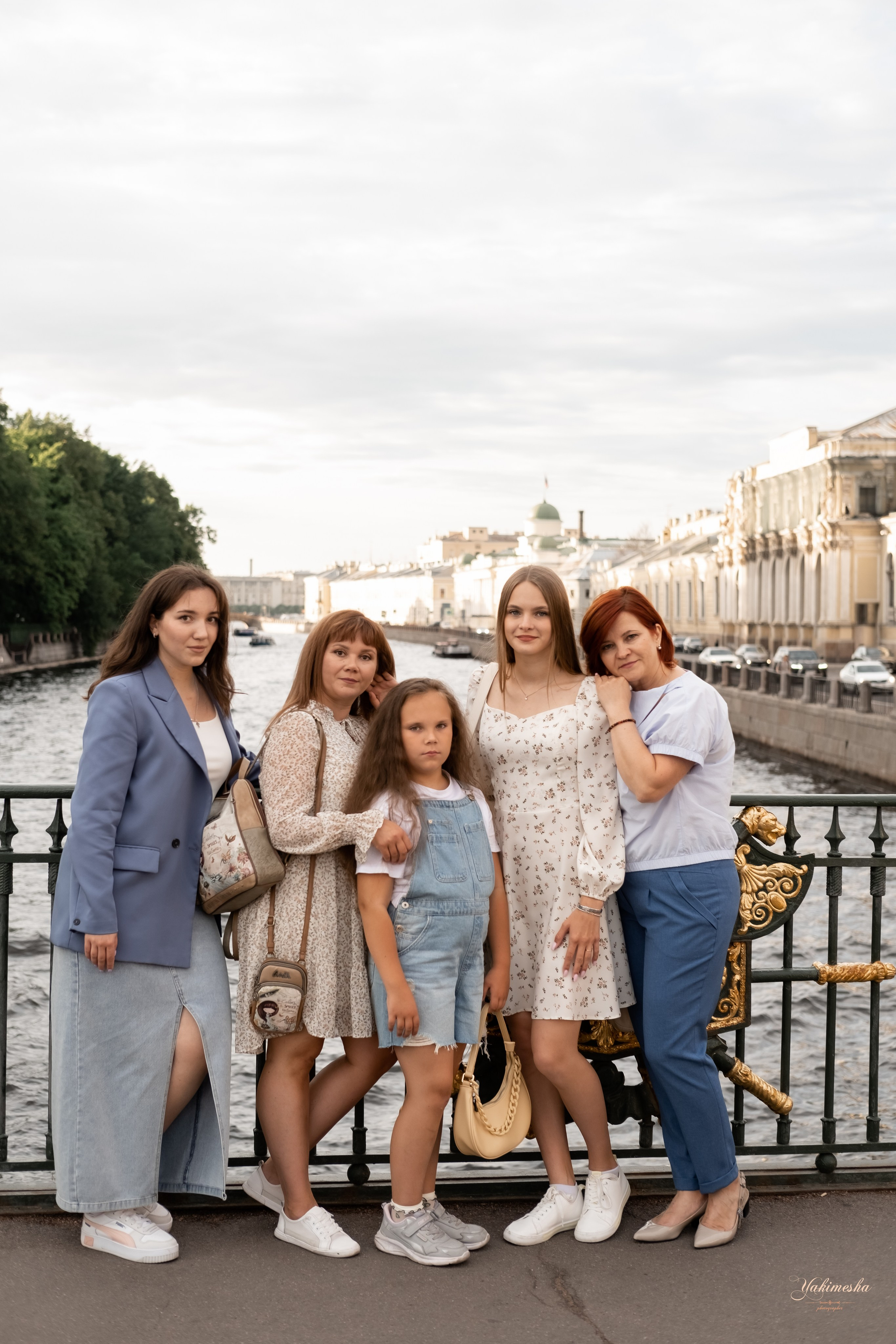 Семейная фотосессия (прогулки и студии). Семейный и женский фотограф в Санкт-Петербурге