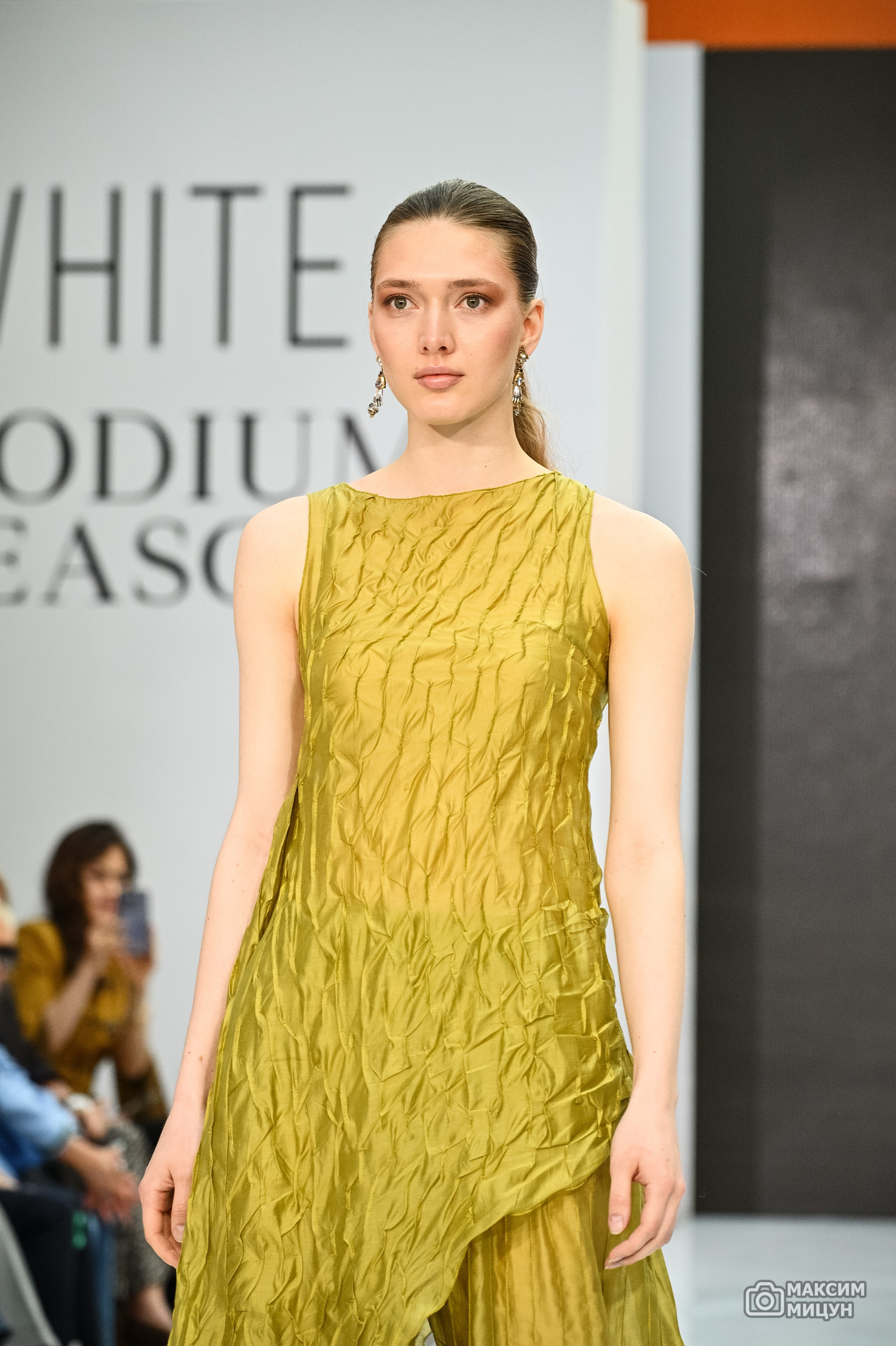 Модные показы. Фотограф Максим Мицун. Портрет, свадьба, репортаж, каталог