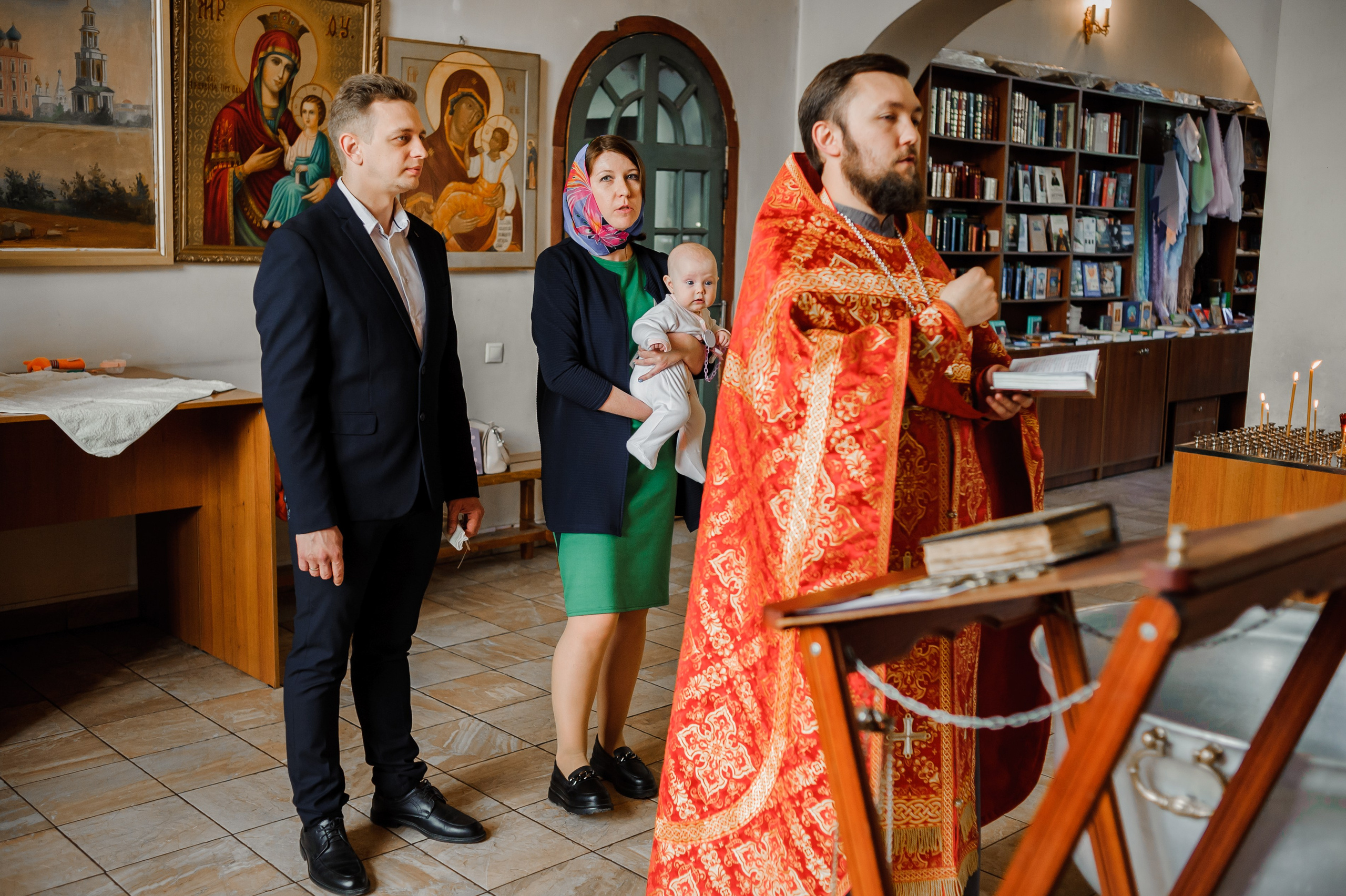 Фотограф на крещение в Рязани Валя Лялина. Фотограф новорождённых в Рязани, фотосъемка выписки из роддома, крещен