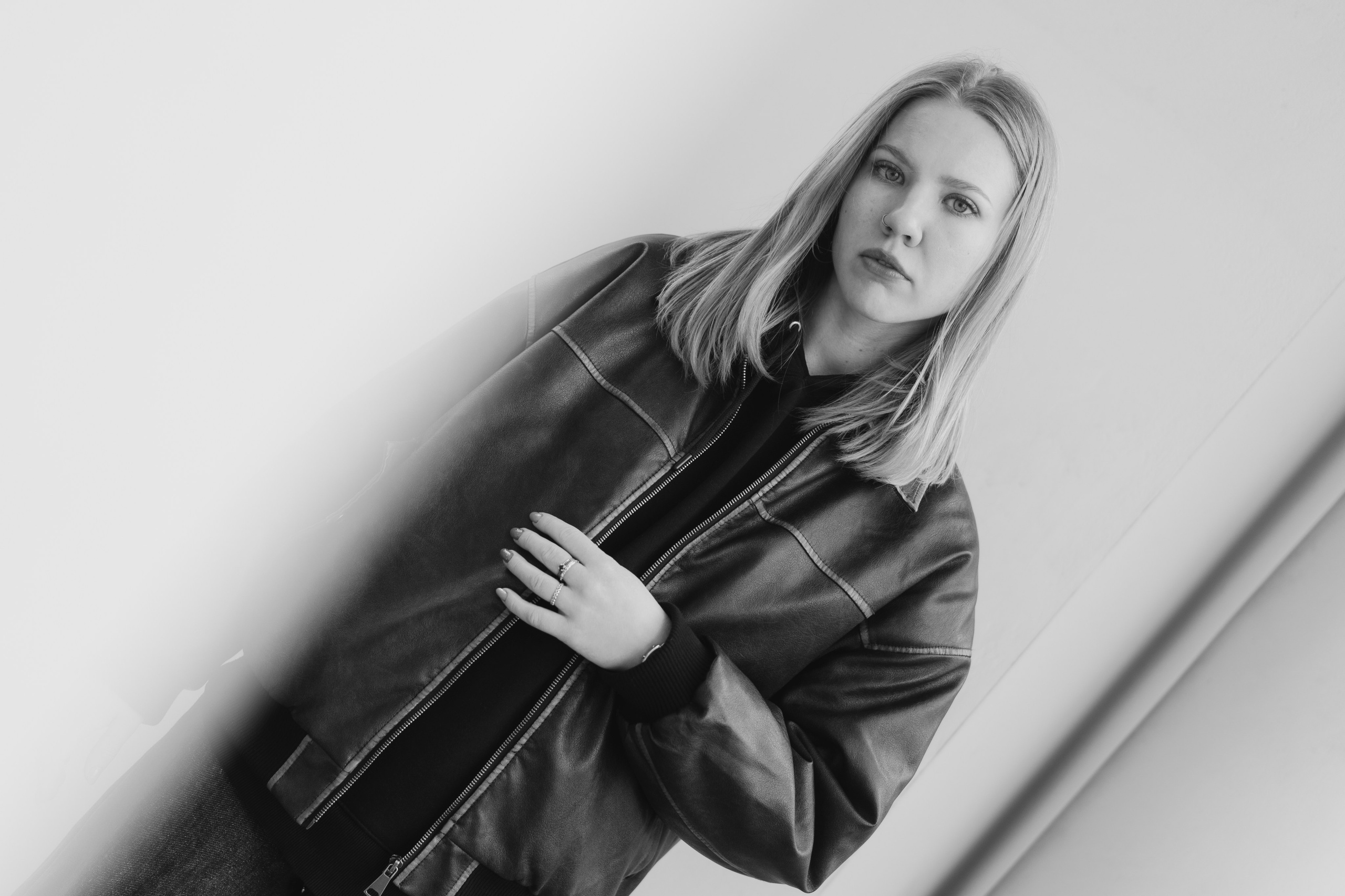 Прогулочная фотосессия по Обводному каналу. Виктория Спорова. Ваш портретный фотограф в Санкт-Петербурге