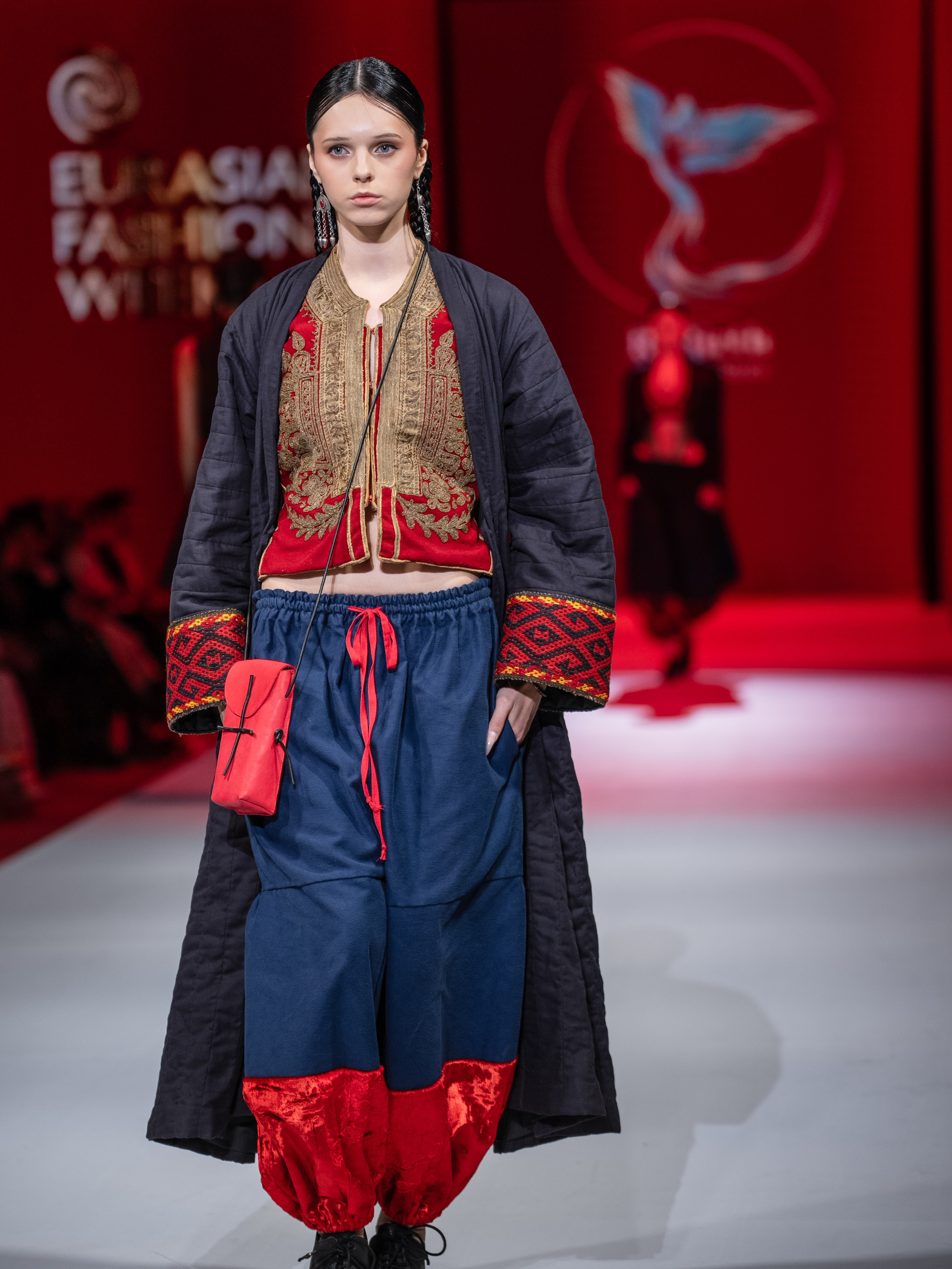 EURASIAN FASHION WEEK Reberth. Сайт Алматинского НЮ АРТ, будуар и фэшн фотографа Дениса Карпенко