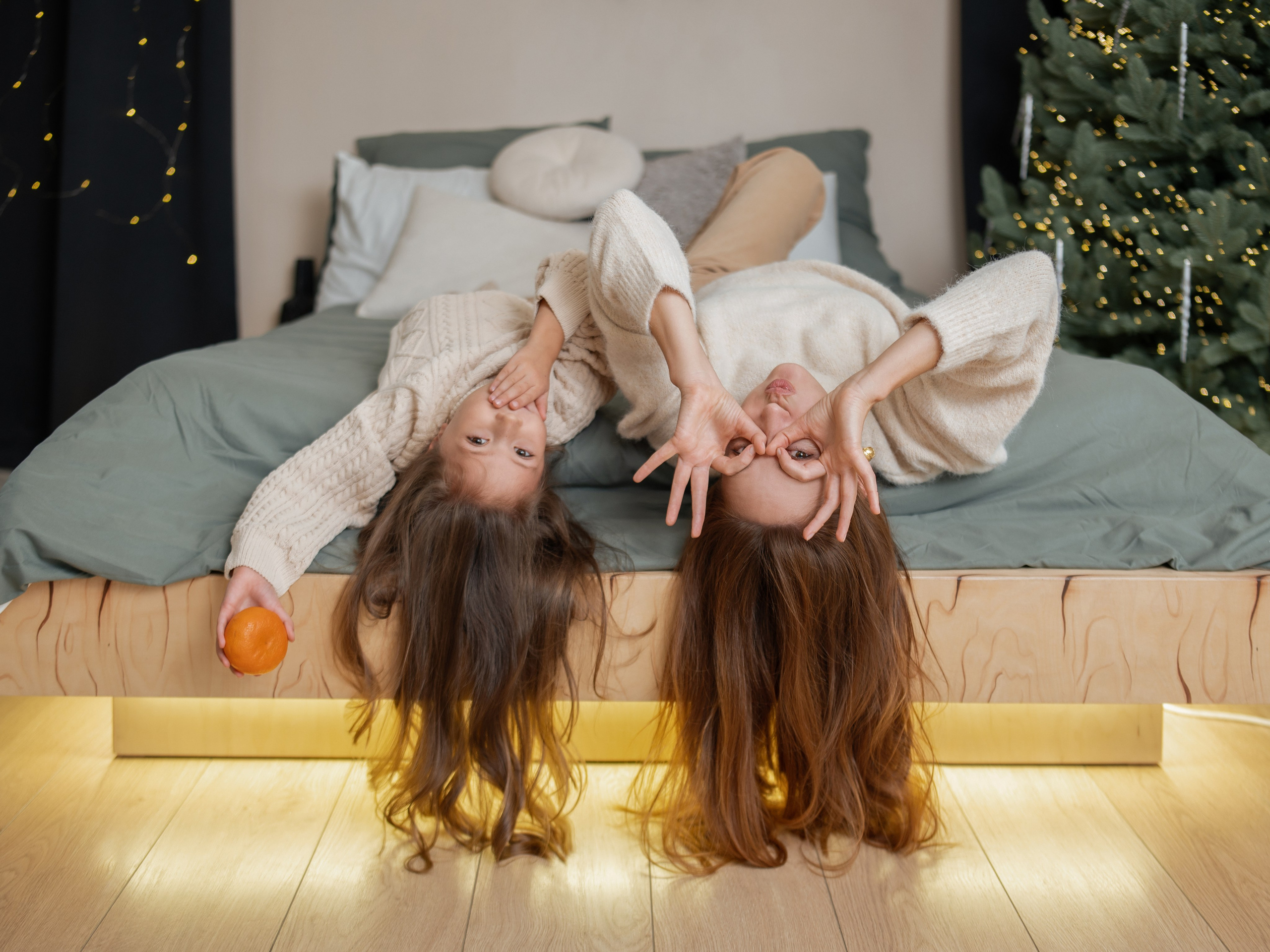 Фотограф в условиях фотостудий