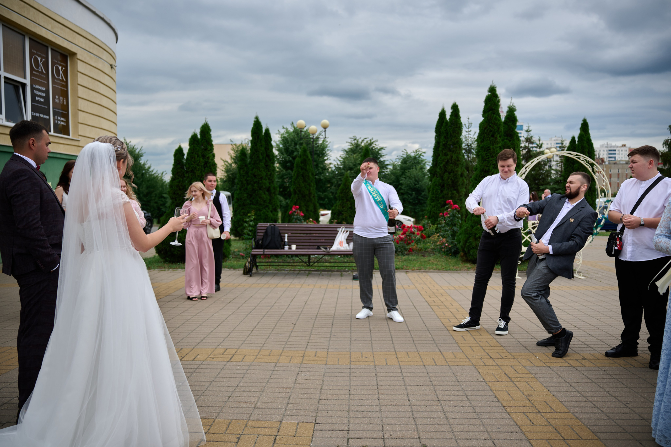 Свадебная фотосессия Ильи и Евгении в Старом Осколе. Профессиональный фотограф Старый Оскол, Губкин — свадьба, венчание, крещение, юбилей и день рождения
