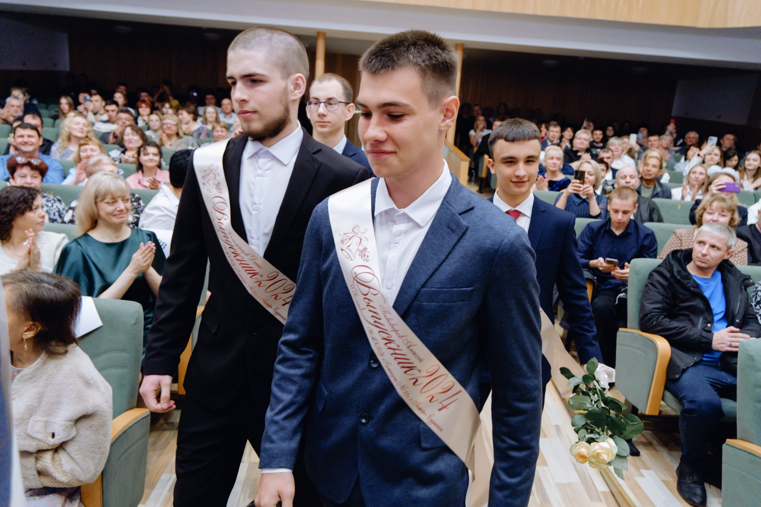 Последний звонок 11 класс. Фотограф Софья Володкина