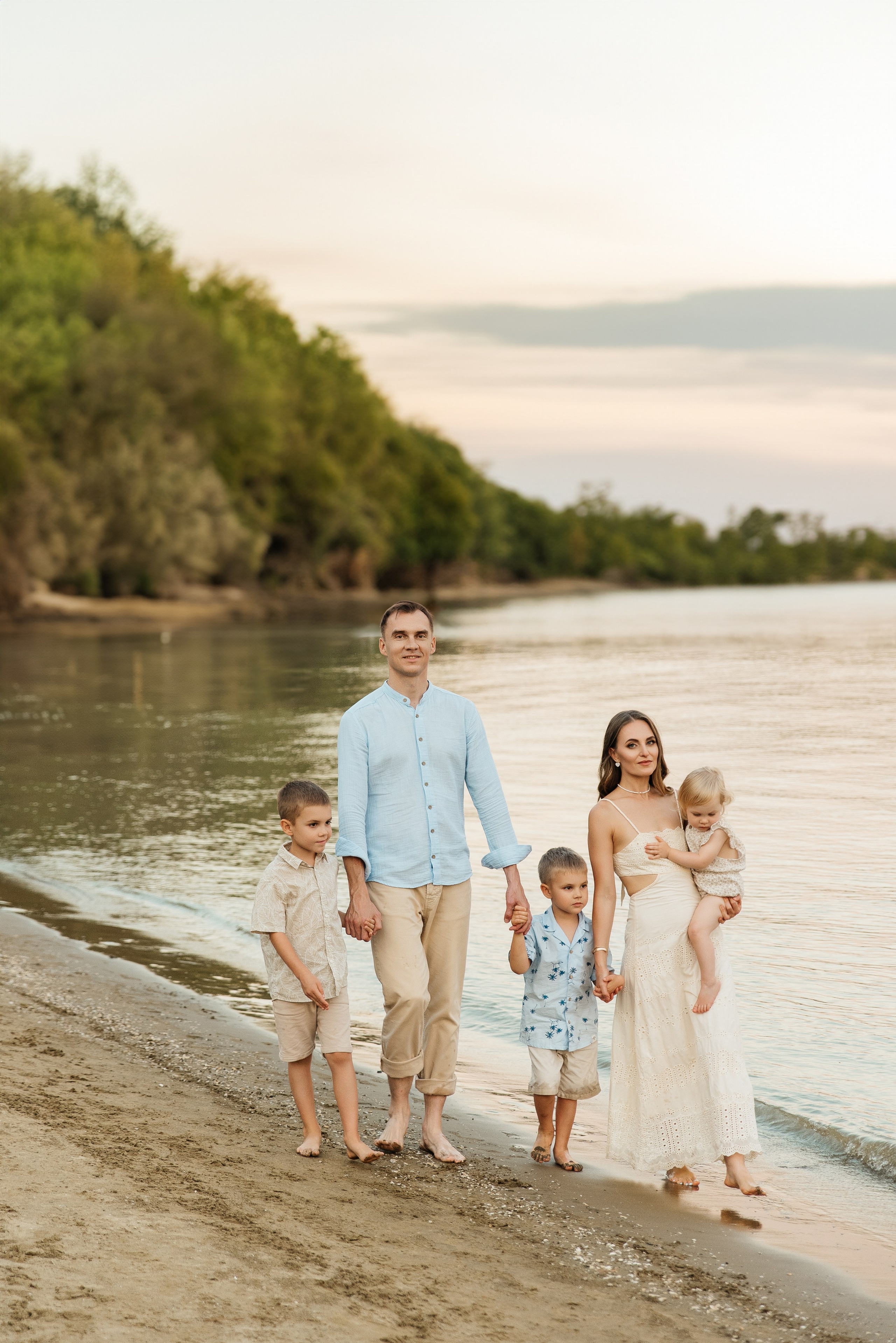 Семейная фотосессия у озера. Свадебный и семейный фотограф Кореновск/Краснодар