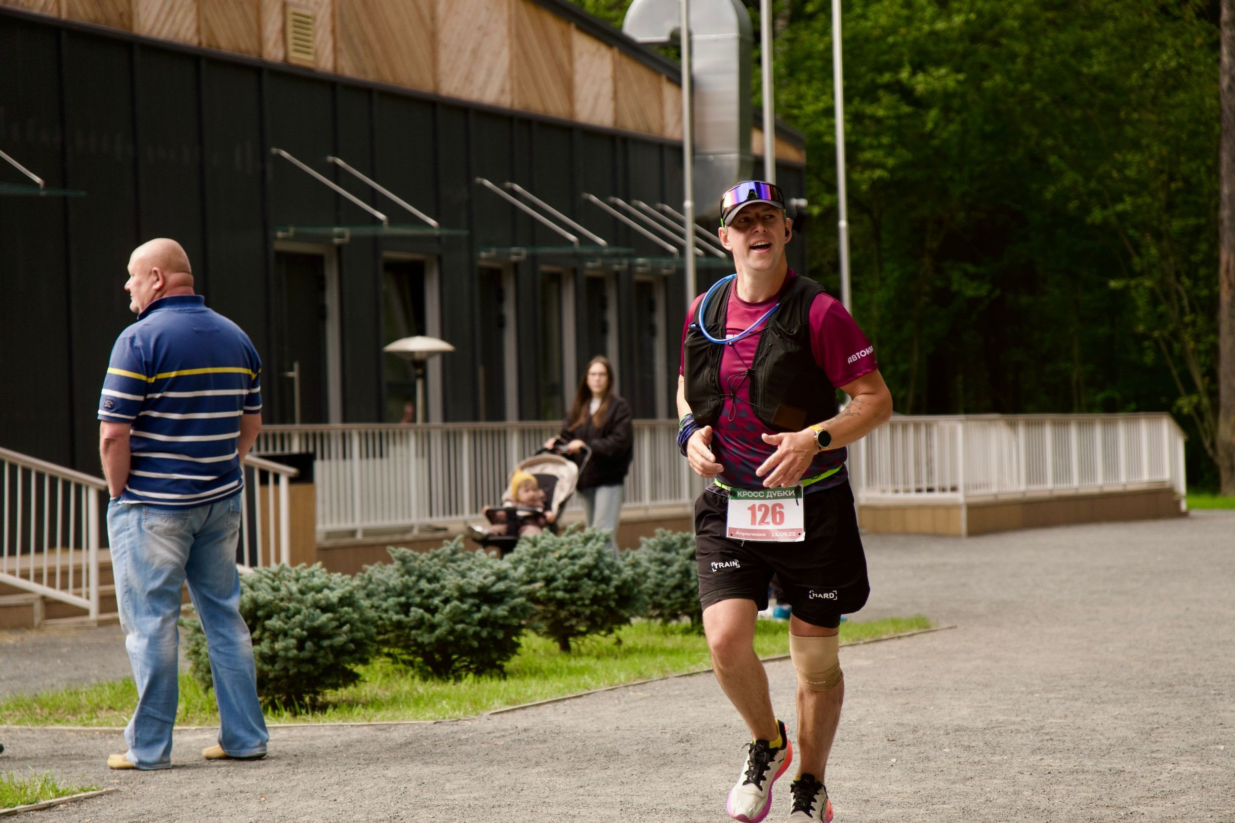 Забег в парке «Дубки». Кафе «БЕЛКА НАШЕПТАЛА». Ну оооочень концептуальное кафе