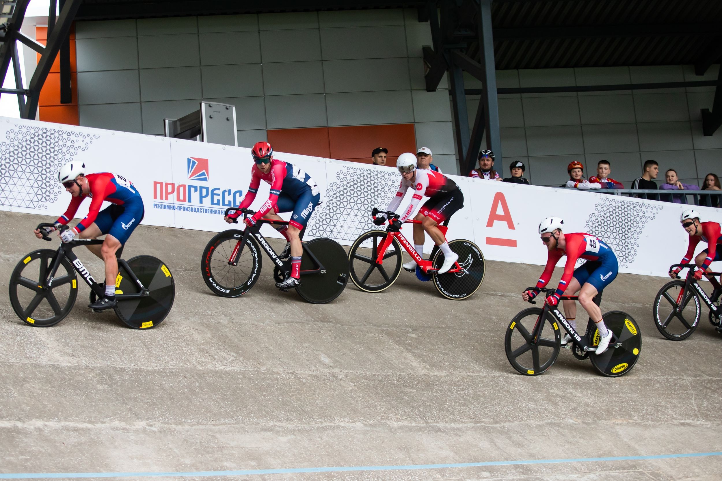 Соревнования по велоспорту «Большой приз Тулы» (19 мая 2023). Репортажный фотограф Алексей Пирязев