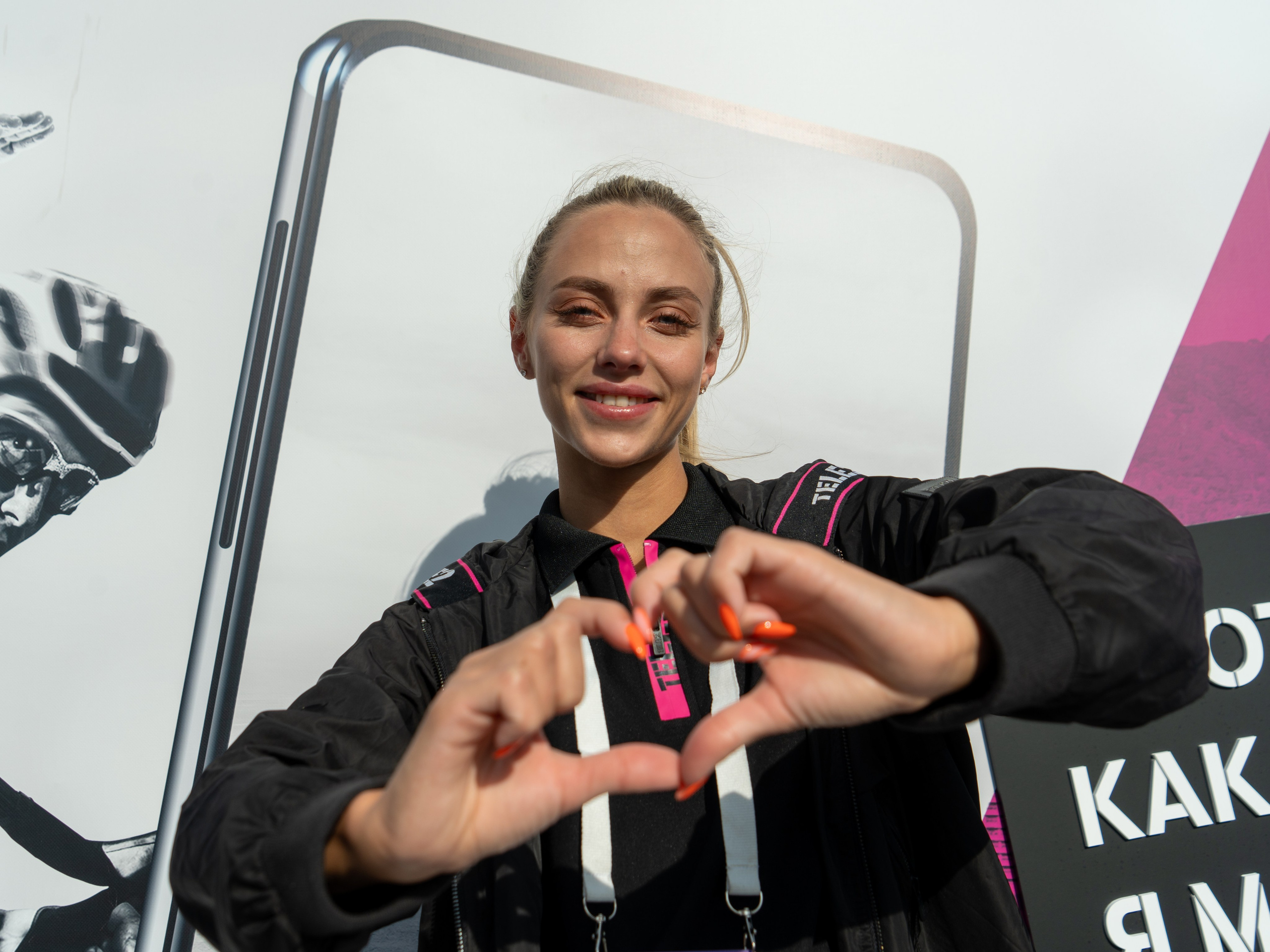 Фотоотчет партнерской интеграции для компании TELE2 на фестивале Ironstar. Репортажный фотограф в Красной Поляне и Сочи Павлюченко Екатерина