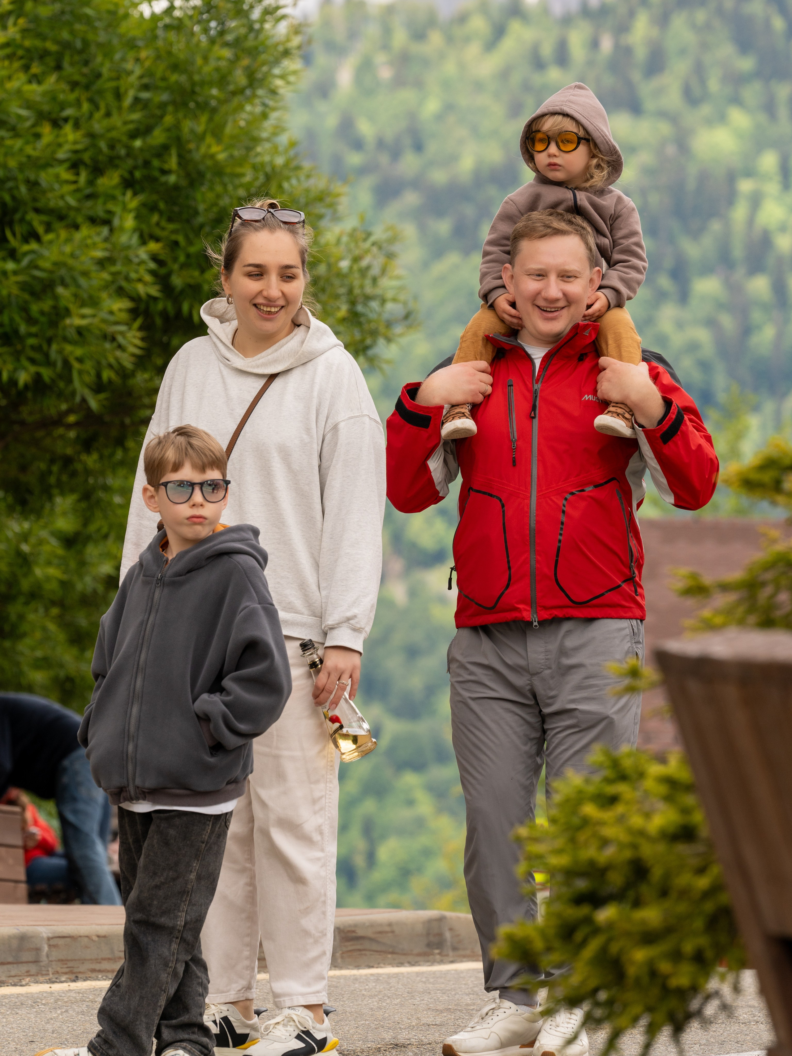 Шествие бессмертного полка 9 мая 2024 Rosa Springs. Репортажный фотограф в Красной Поляне и Сочи Павлюченко Екатерина