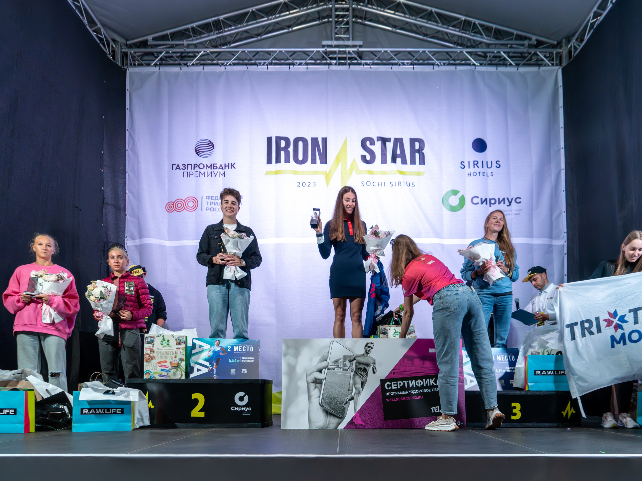 Фотоотчет партнерской интеграции для компании TELE2 на фестивале Ironstar. Репортажный фотограф в Красной Поляне и Сочи Павлюченко Екатерина