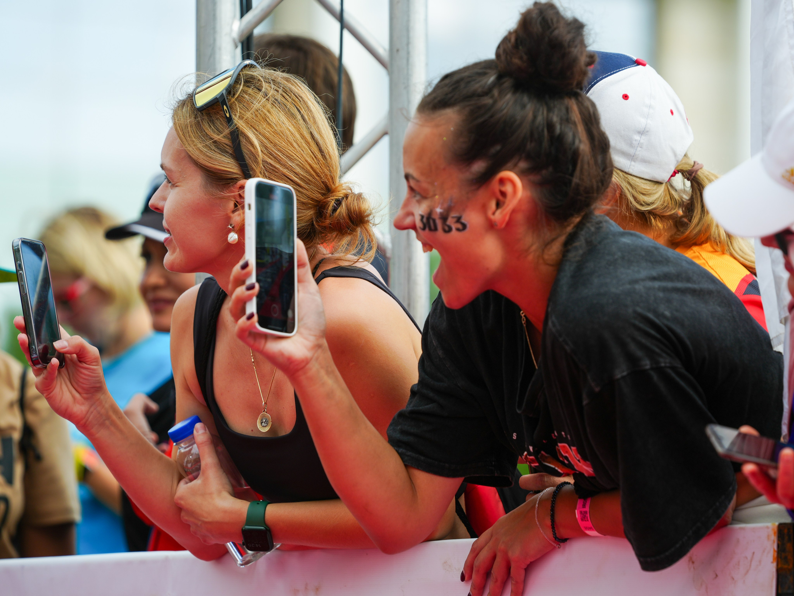 Фотоотчет партнерской интеграции для компании TELE2 на фестивале Ironstar. Репортажный фотограф в Красной Поляне и Сочи Павлюченко Екатерина