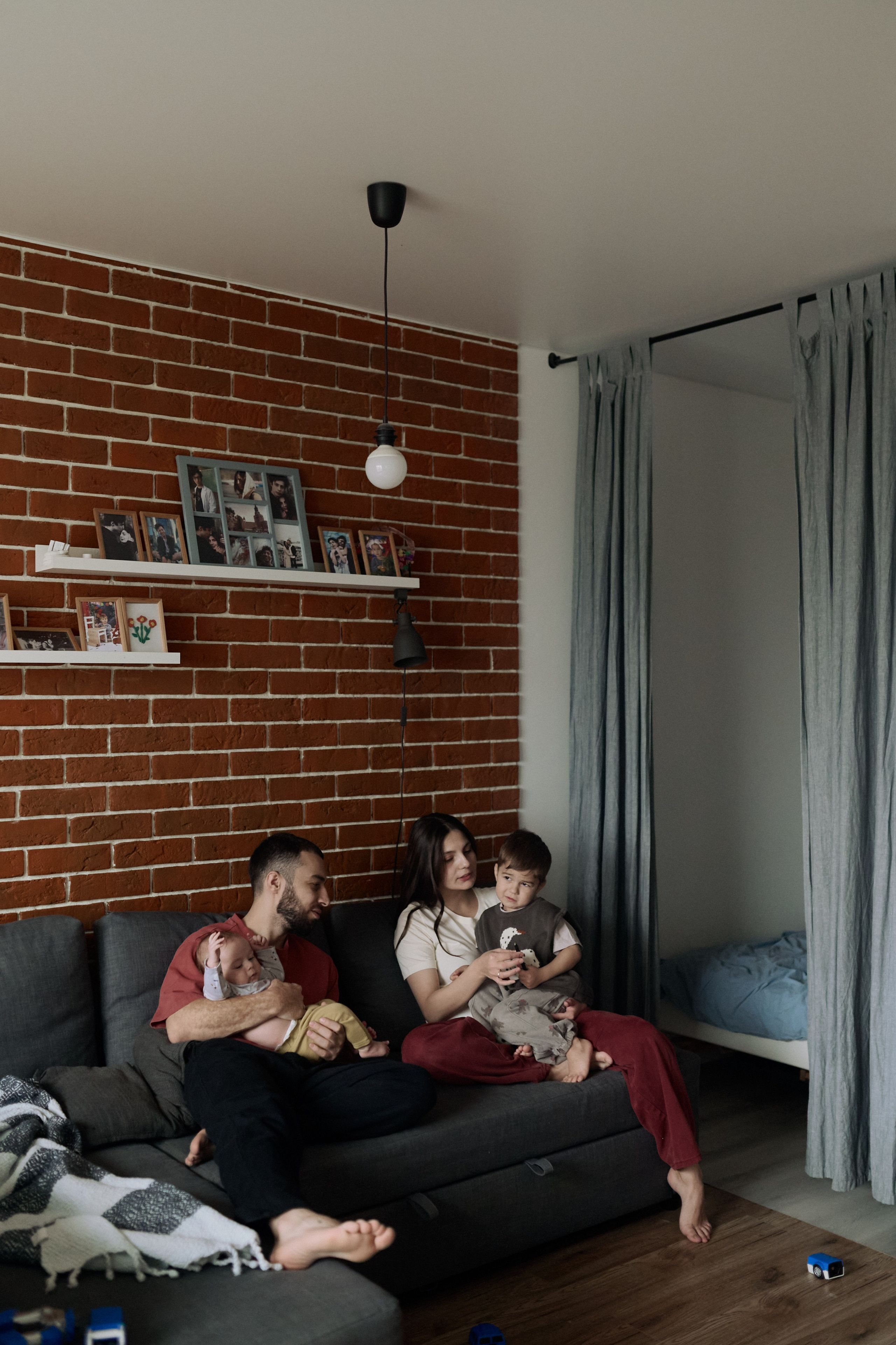 Эмир, Диана, Леон и Амин дома. Семейный и свадебный lifestyle-фотограф в Москве Мария Петрова