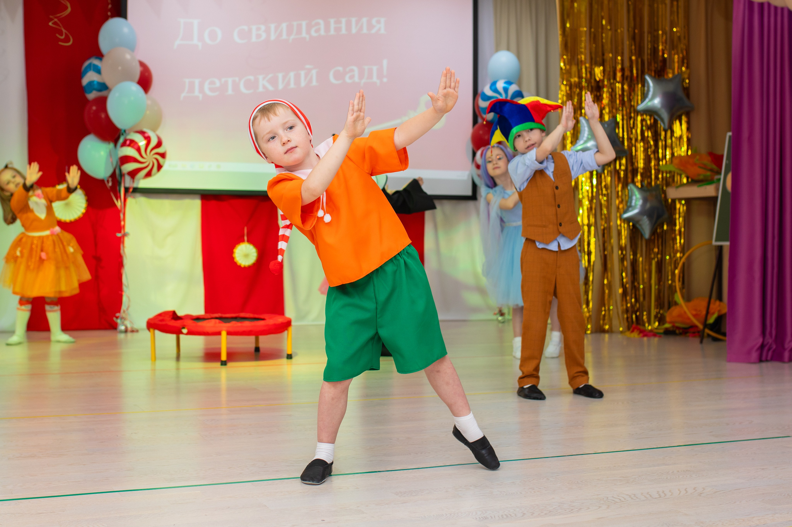 Выпускной в стиле «Золотой ключик». Моя задача на этом празднике быть личным фотографом одной семьи. Фотограф в Новосибирске Ася Зверева