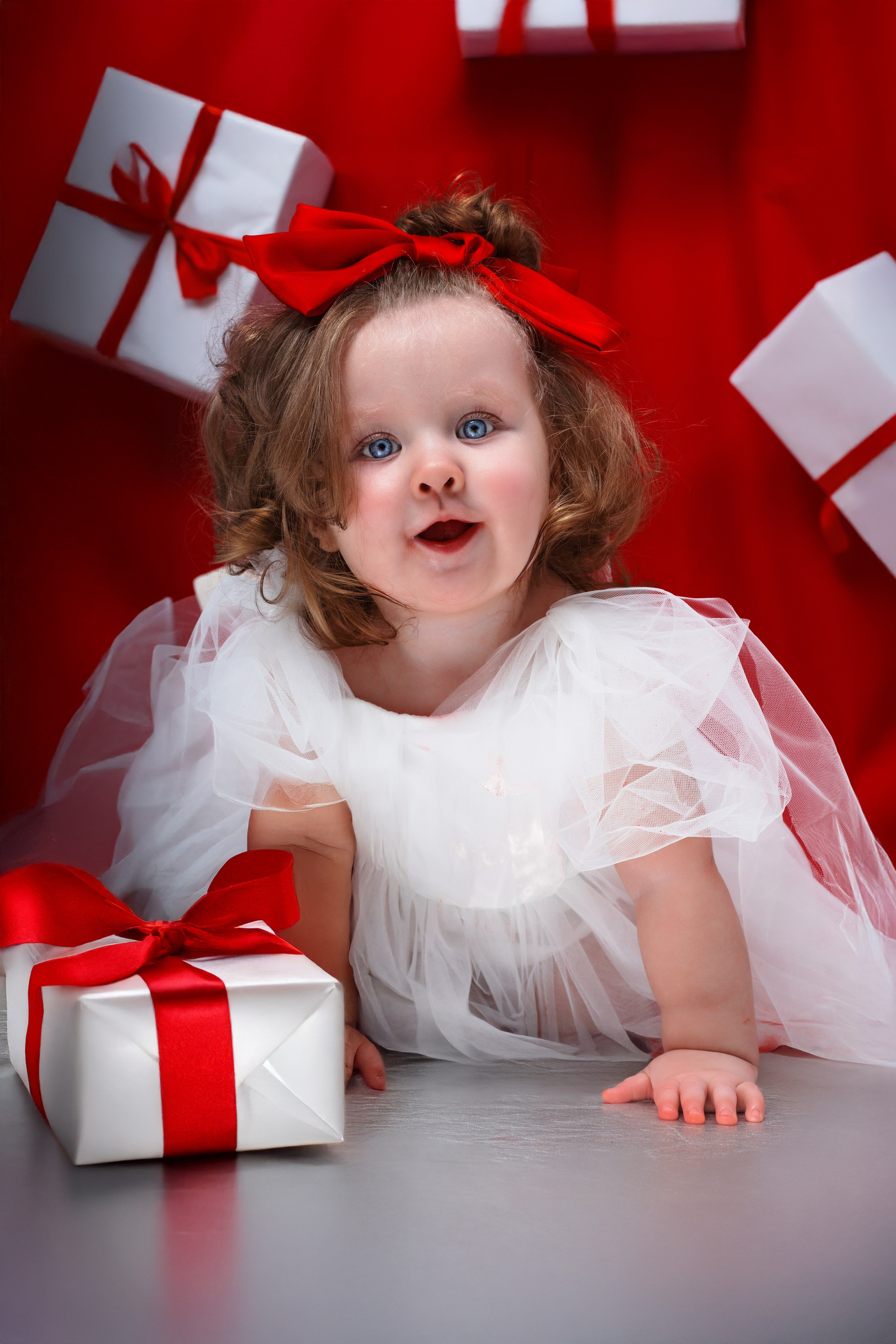 Профессиональная фотосессия на годик девочке в фотостудии в Сочи. Детский студийный фотограф Сочи