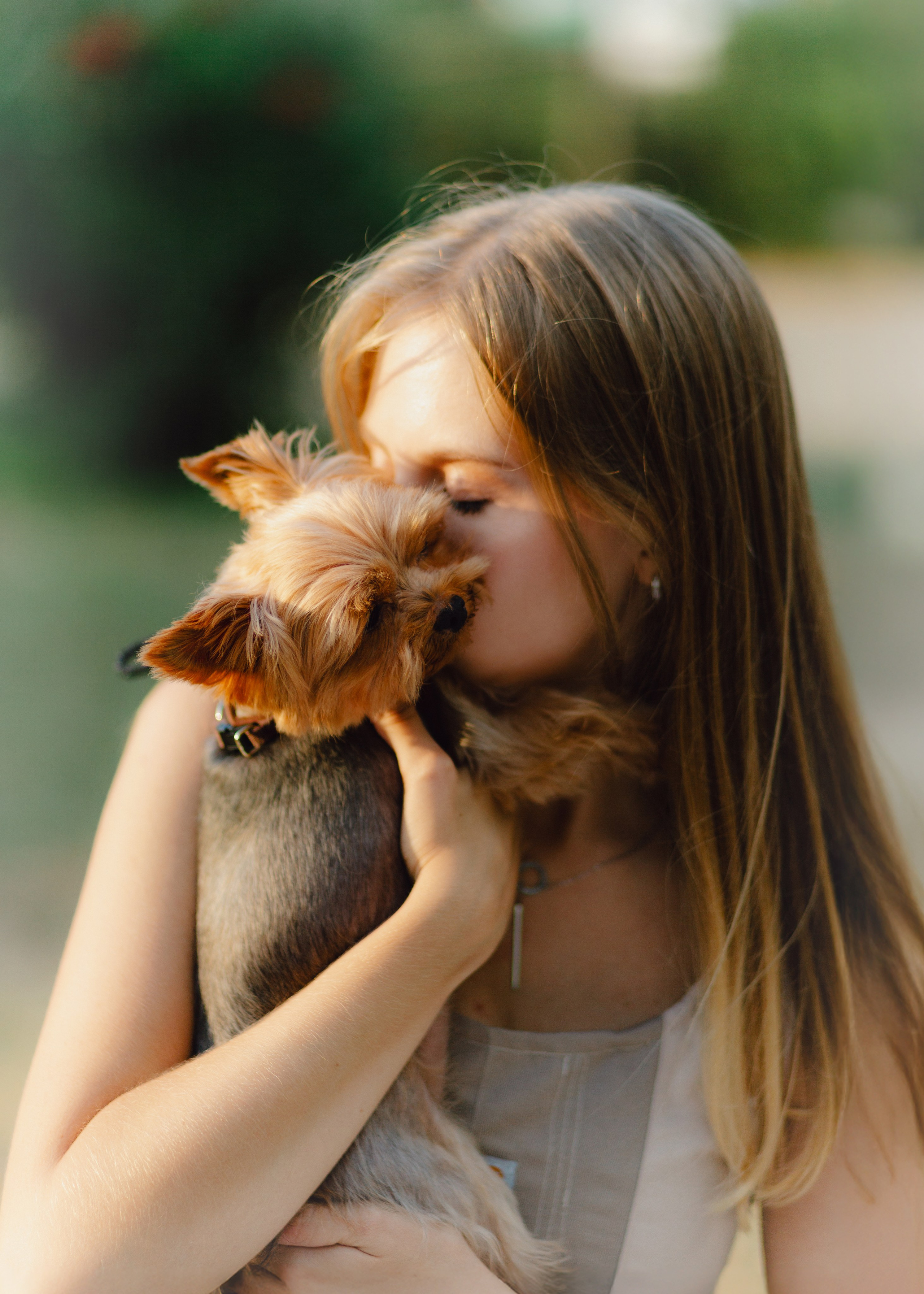 Julia & Her Playful Stitch. Barbara Isaeva