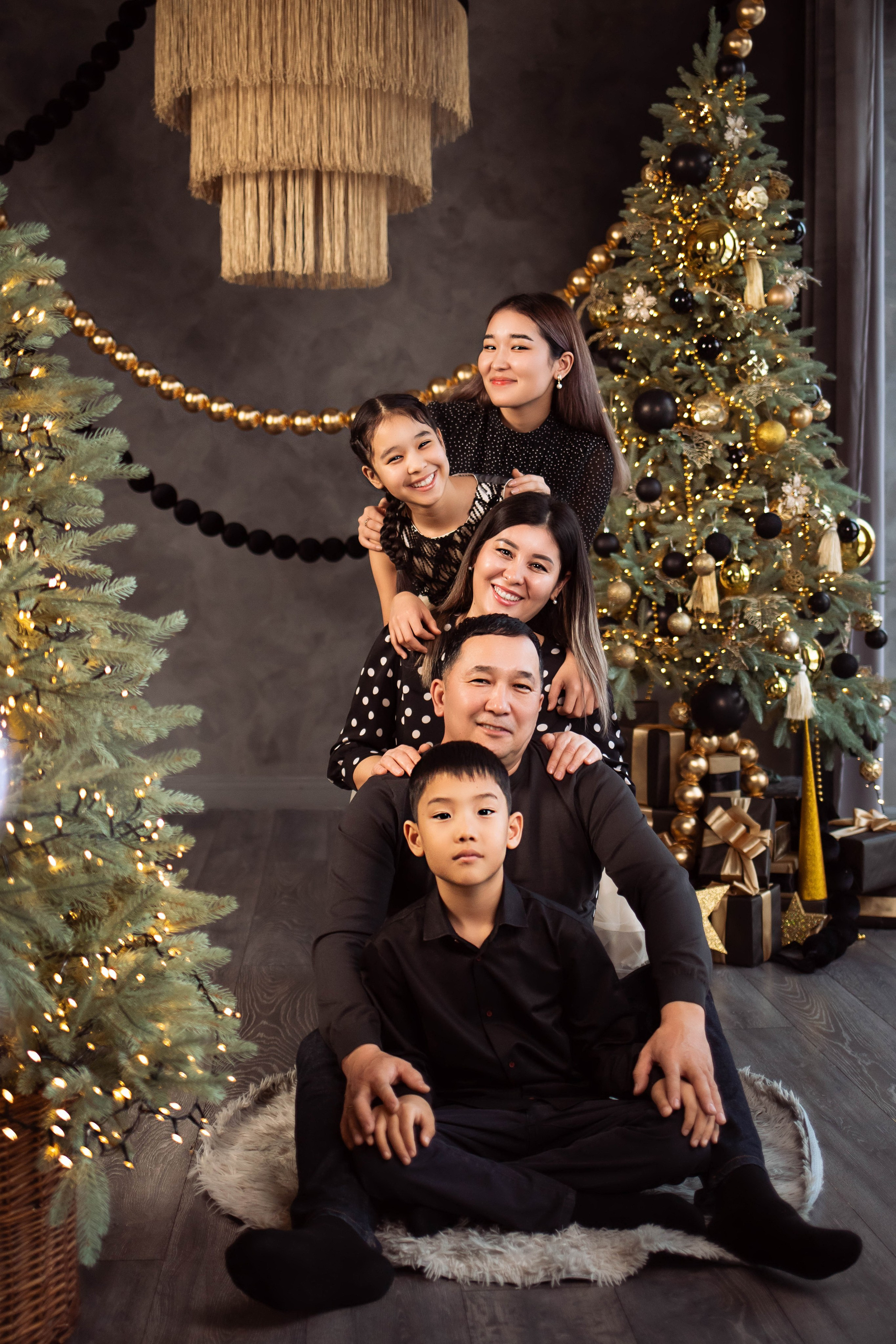 Семейная фотосессия в студии. Фотограф новорожденных в Новосибирске