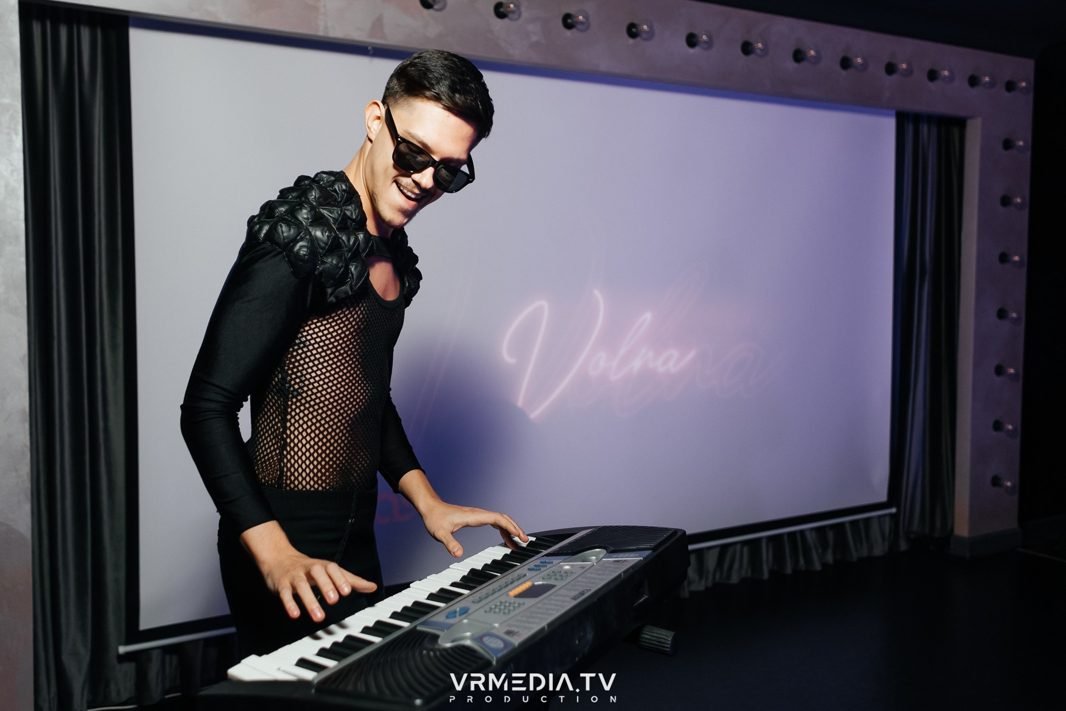 PARODY SHOW в караоке-баре «Volna»