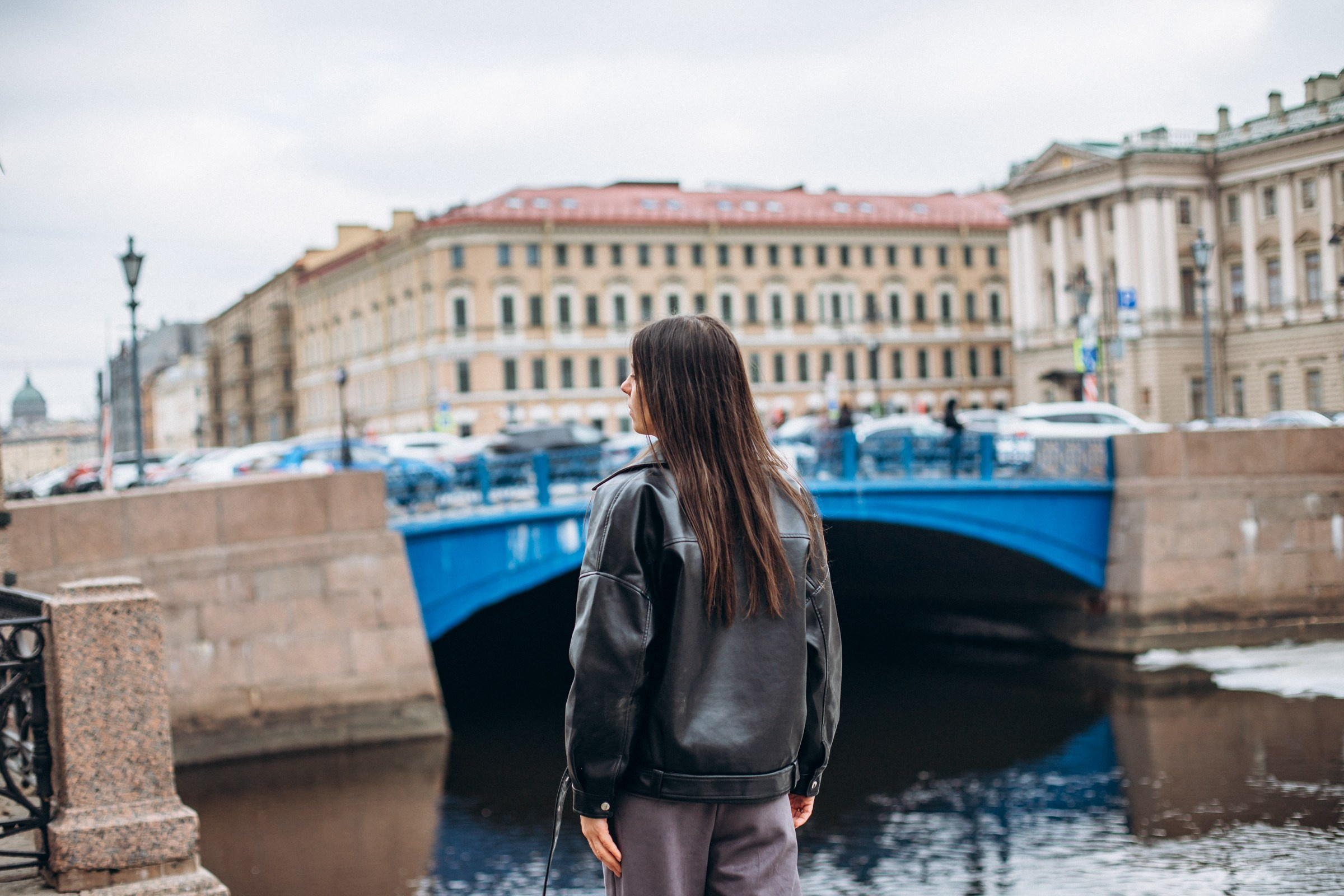 Ксения в марте. Фотопрогулка в Петербурге. Индивидуальный и семейный фотограф в Санкт-Петербурге