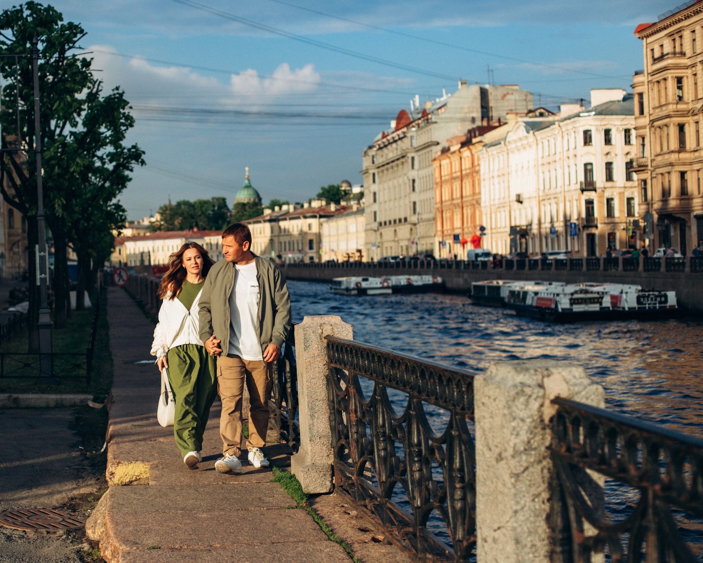 Сергей и Наталья в июне. Фотопрогулка в Петербурге. Индивидуальный и семейный фотограф в Санкт-Петербурге