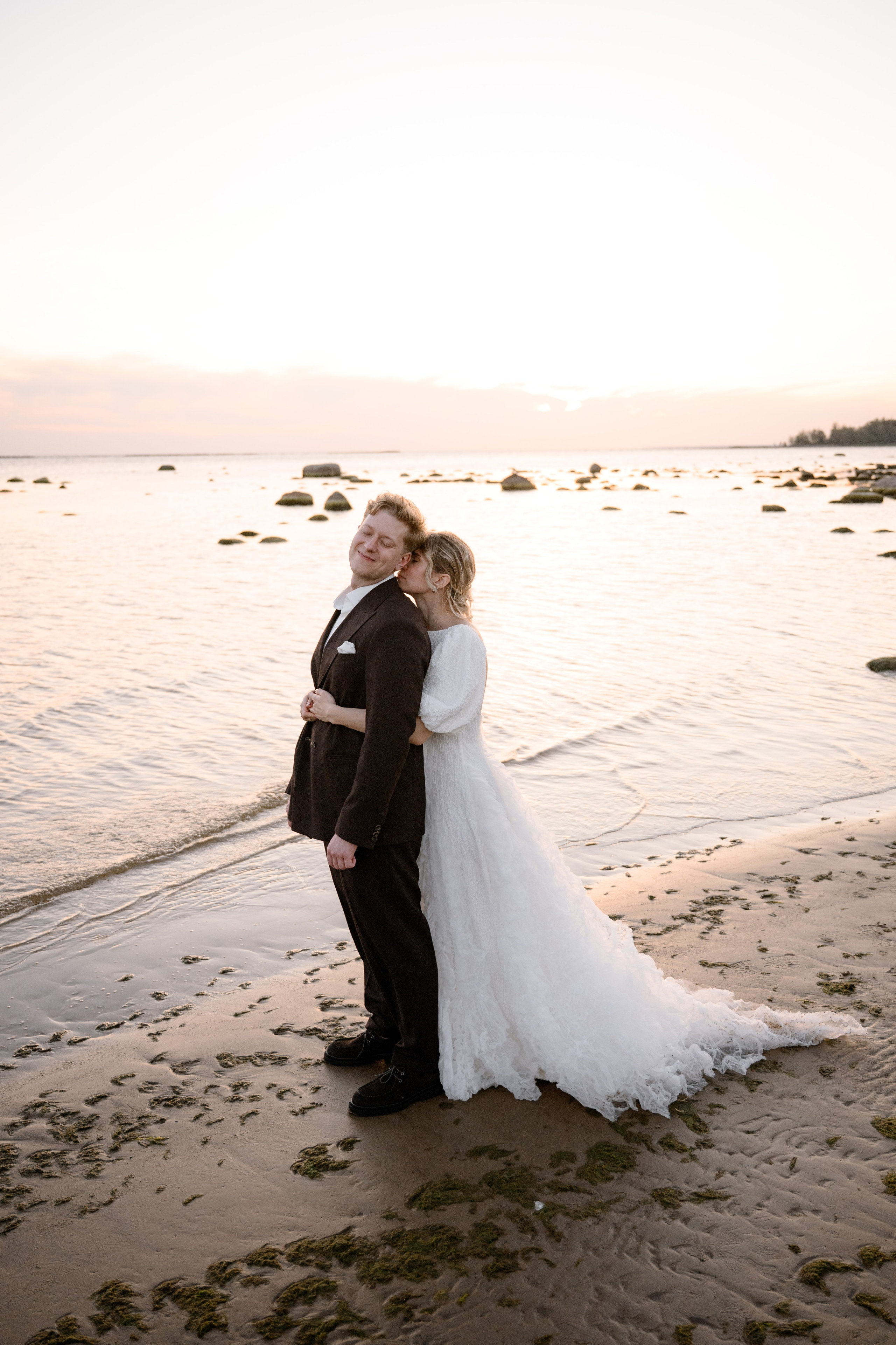 На берегу залива. Свадебный фотограф в Санкт-Петербурге, Москве, СПб Сергей Поддубный