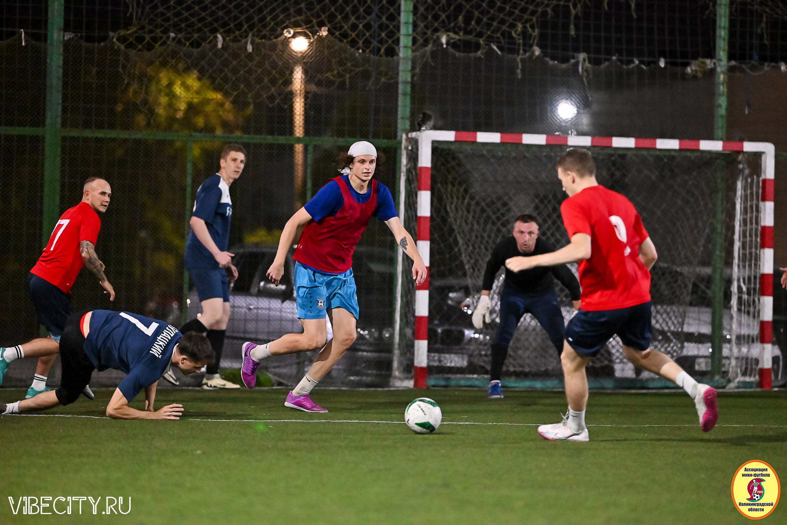ФИНАЛЬНЫЕ ИГРЫ КУБКА МИНИ-ФУТБОЛЬНОЙ ЛИГИ И КУБКА КОРПОРАТИВНОЙ МФЛ 2025. VIBECITY.RU Вайб Сити Ру Фоторепортажи Фотоотчеты Калининград
