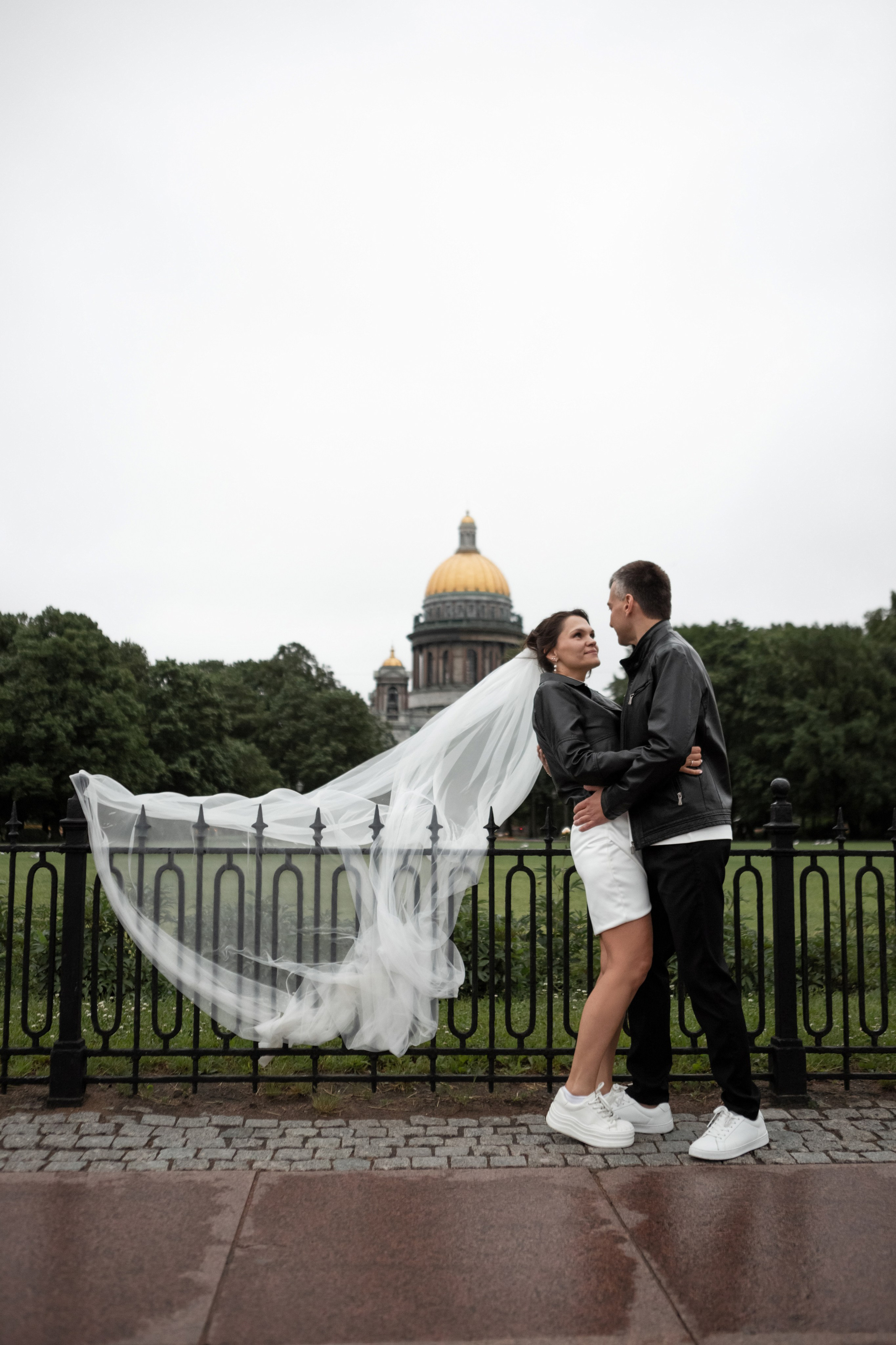 Свадебные наряды в стиле рок в Санкт-Петербурге.