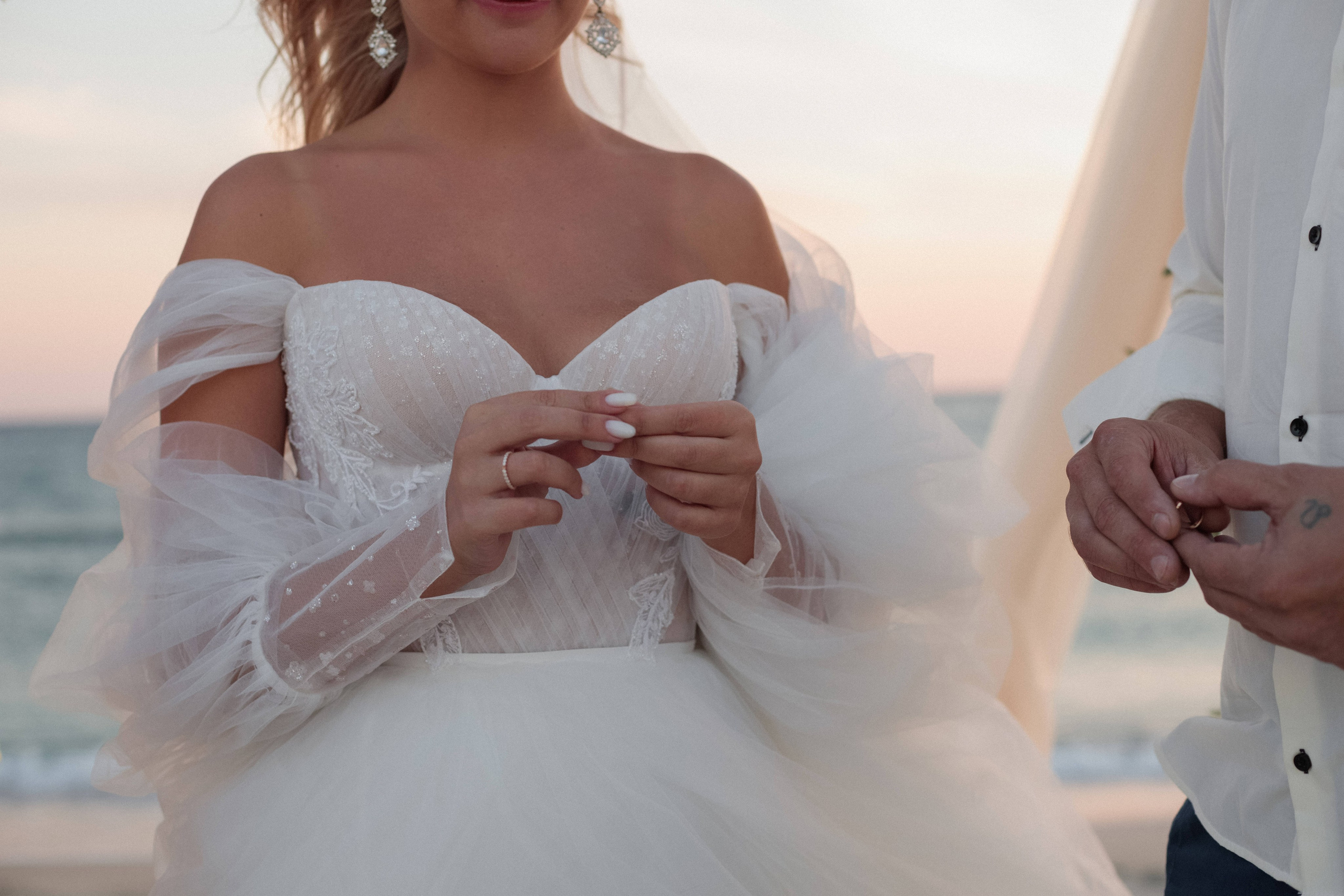 «Начало любви на побережье Поповки: история свадьбы, застывшая в кадре». Свадебный фотограф Мироманов Николай в Крыму