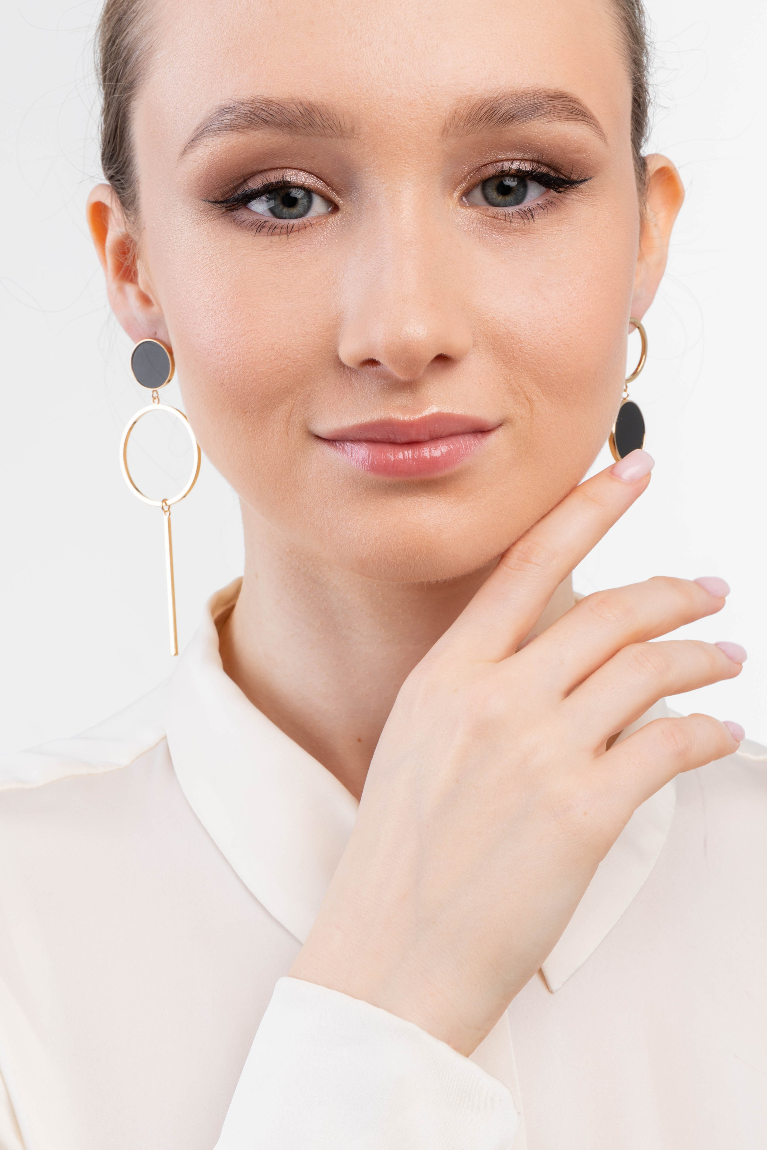 Ювелирные украшения. Предметный фотограф в Крыму Ольга Шестакова