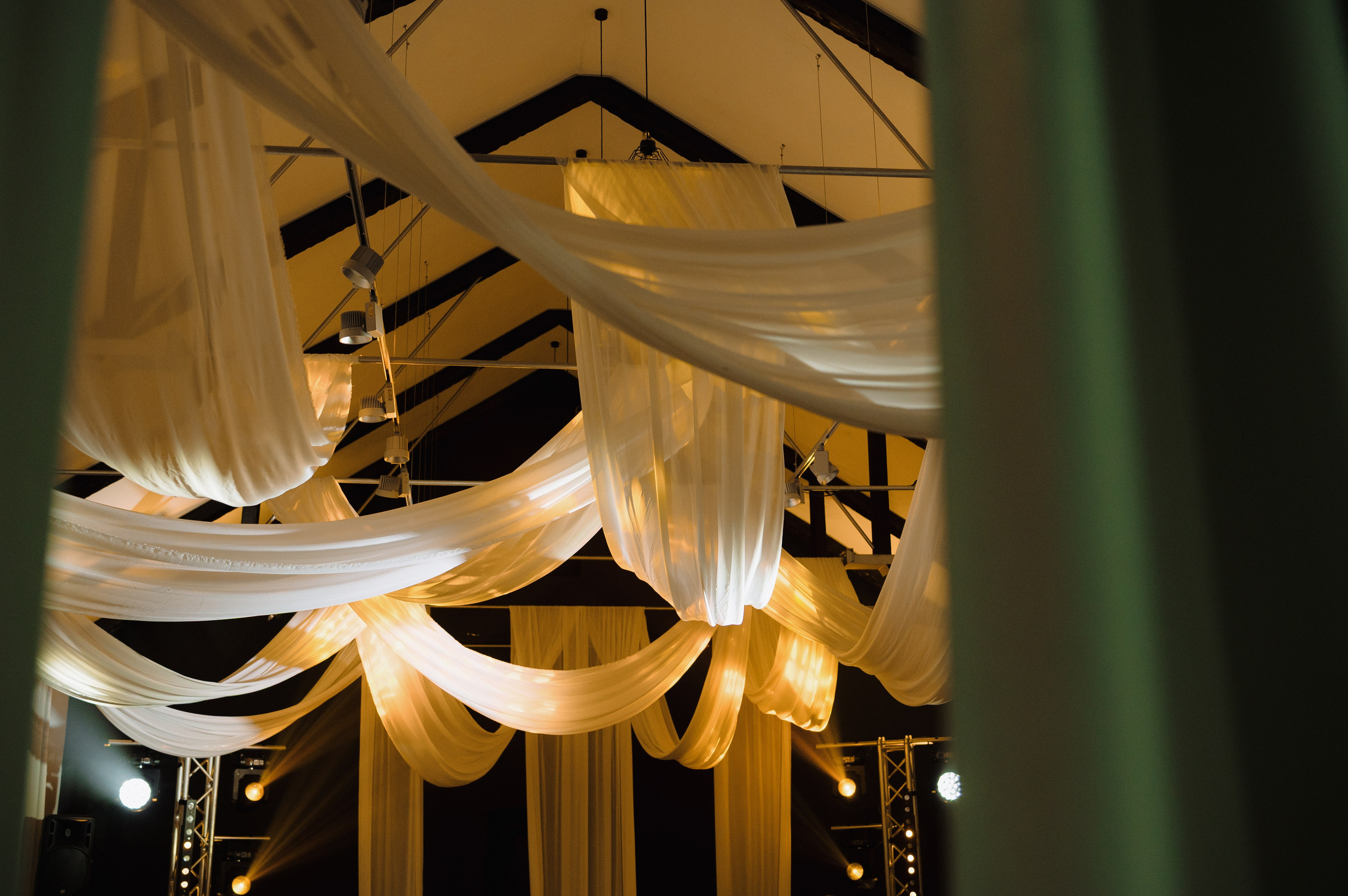 Свадебная фотосъемка в «Двор Стайки»