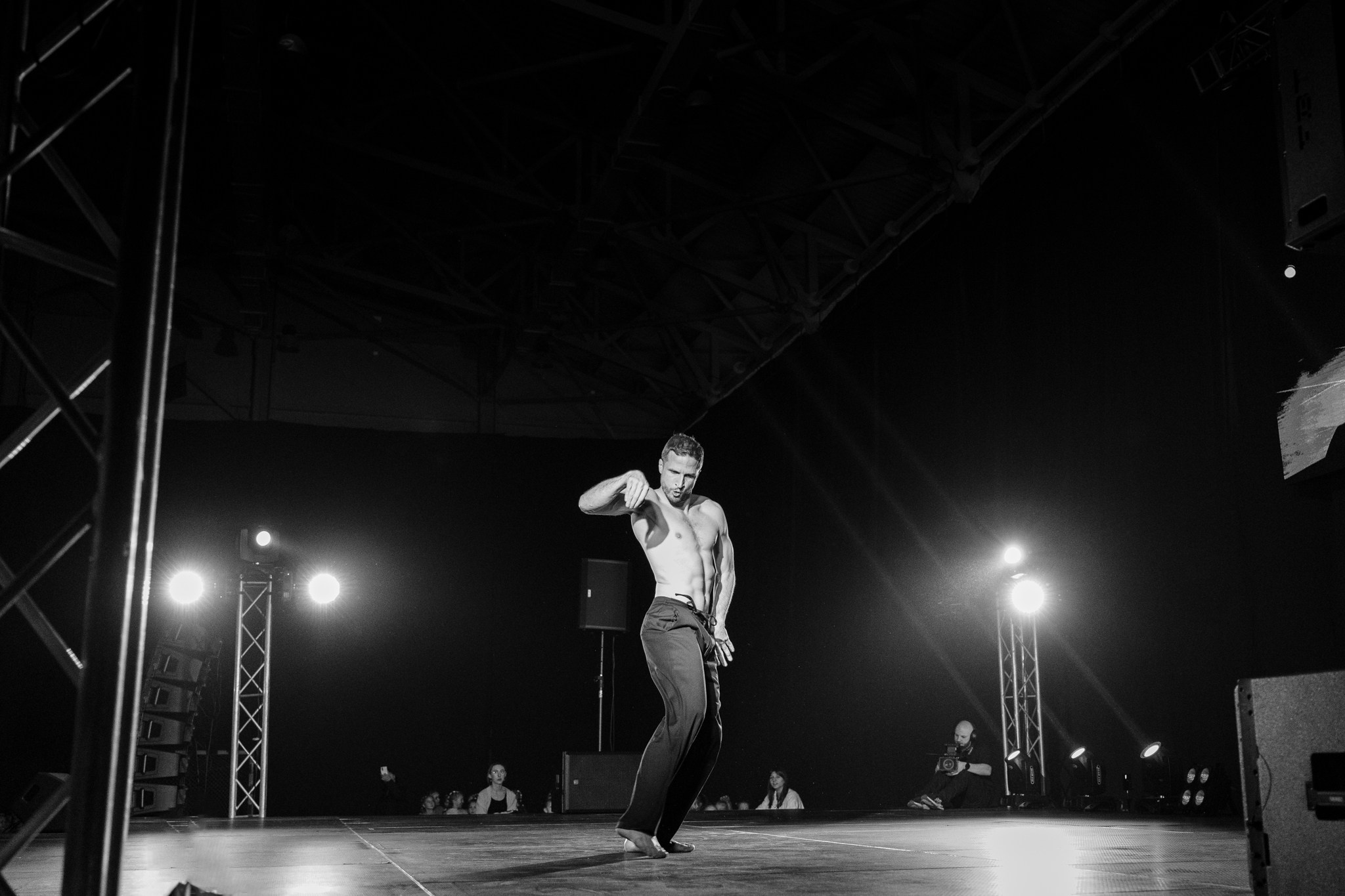 Альбом-портфолио репортажных снимков. Фотограф Ди Садчиков